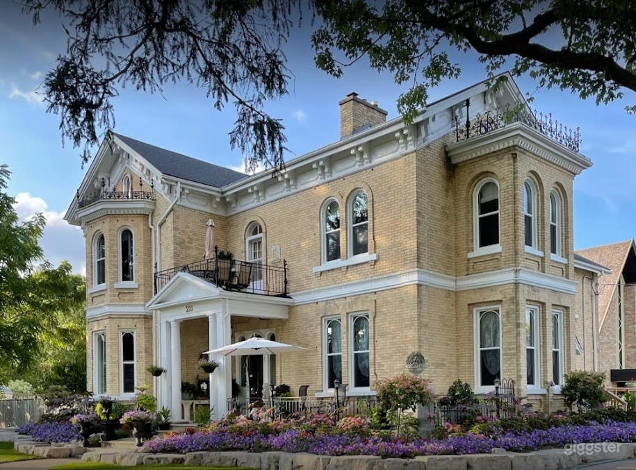 Stylish Historic Mansion in Stratford (Full Venue Buyout) Photo 2