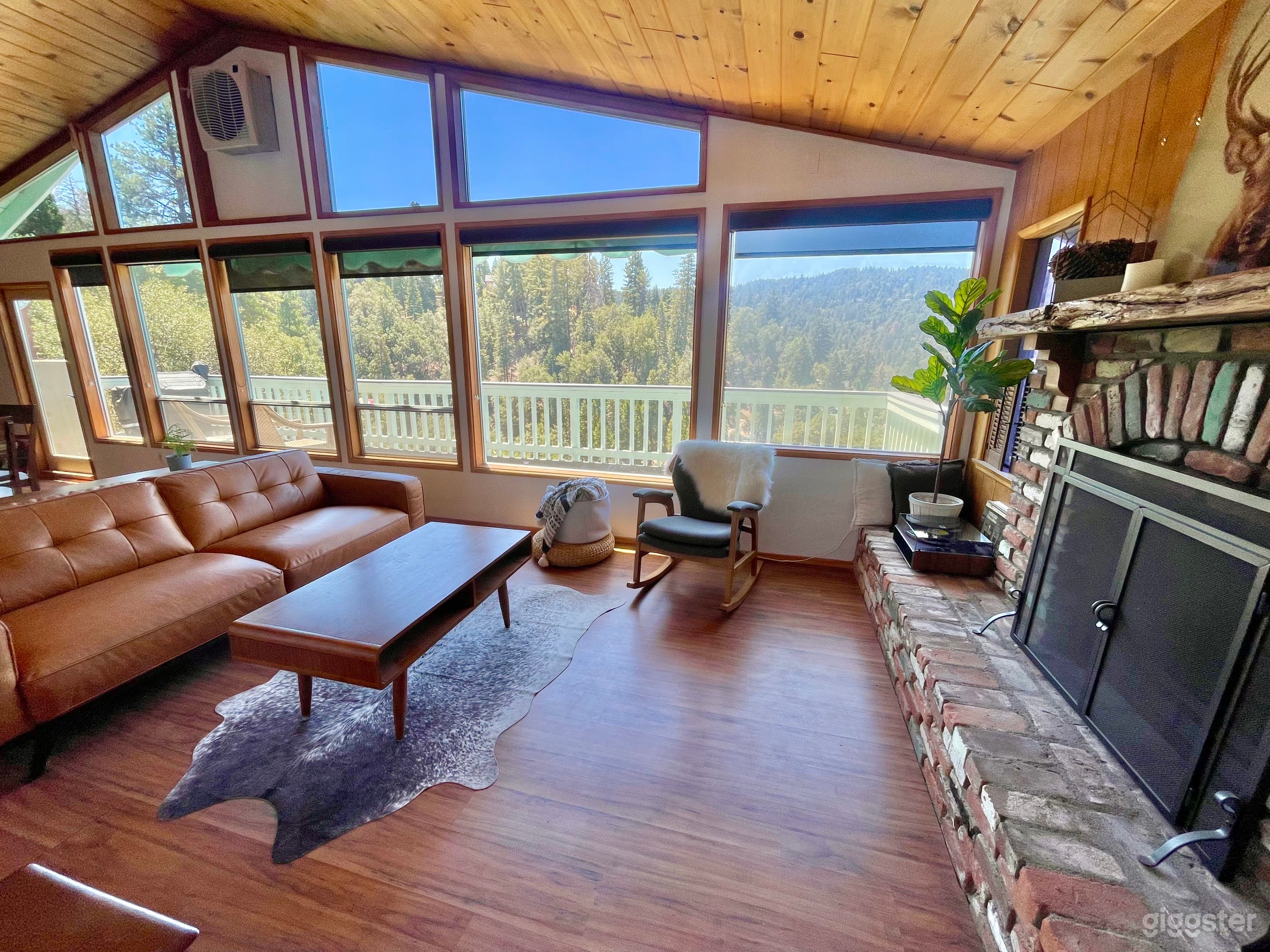 Mountain cabin/cottage with wood and amazing view  Photo 1