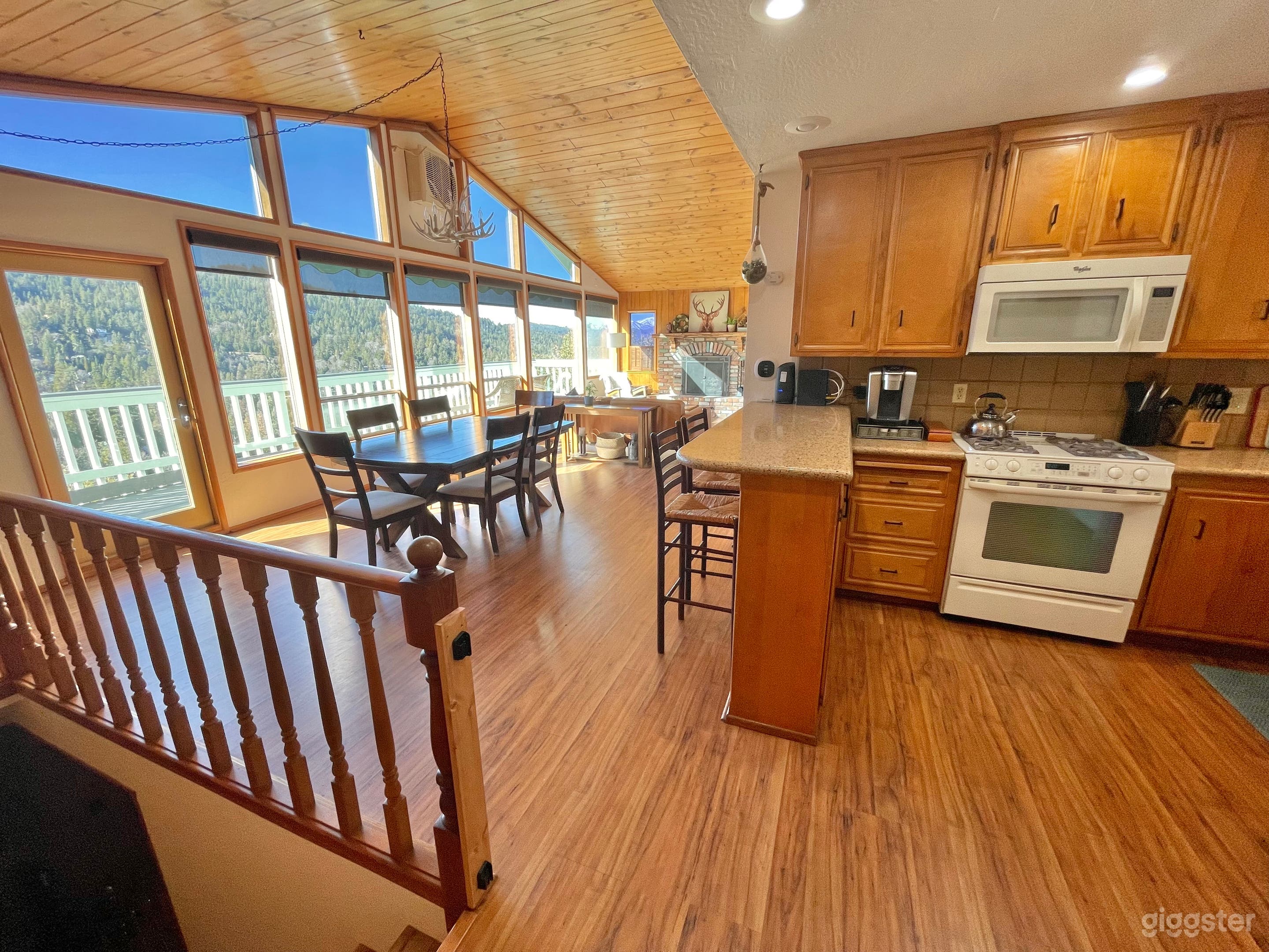 Mountain cabin/cottage with wood and amazing view  Photo 2