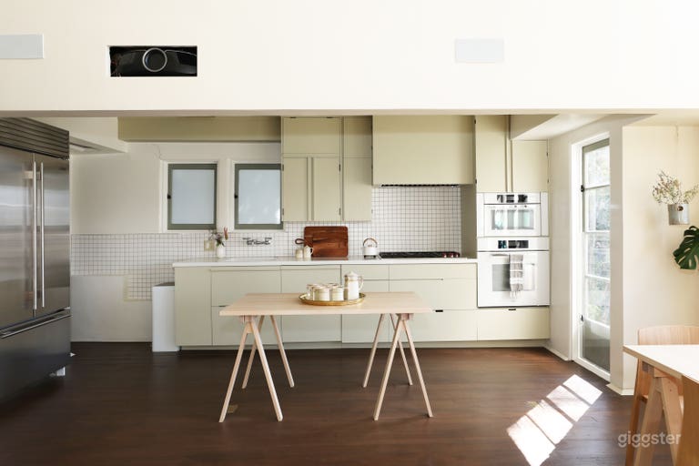  Schindler Loft w/ Natural Light, Hollywood Views 