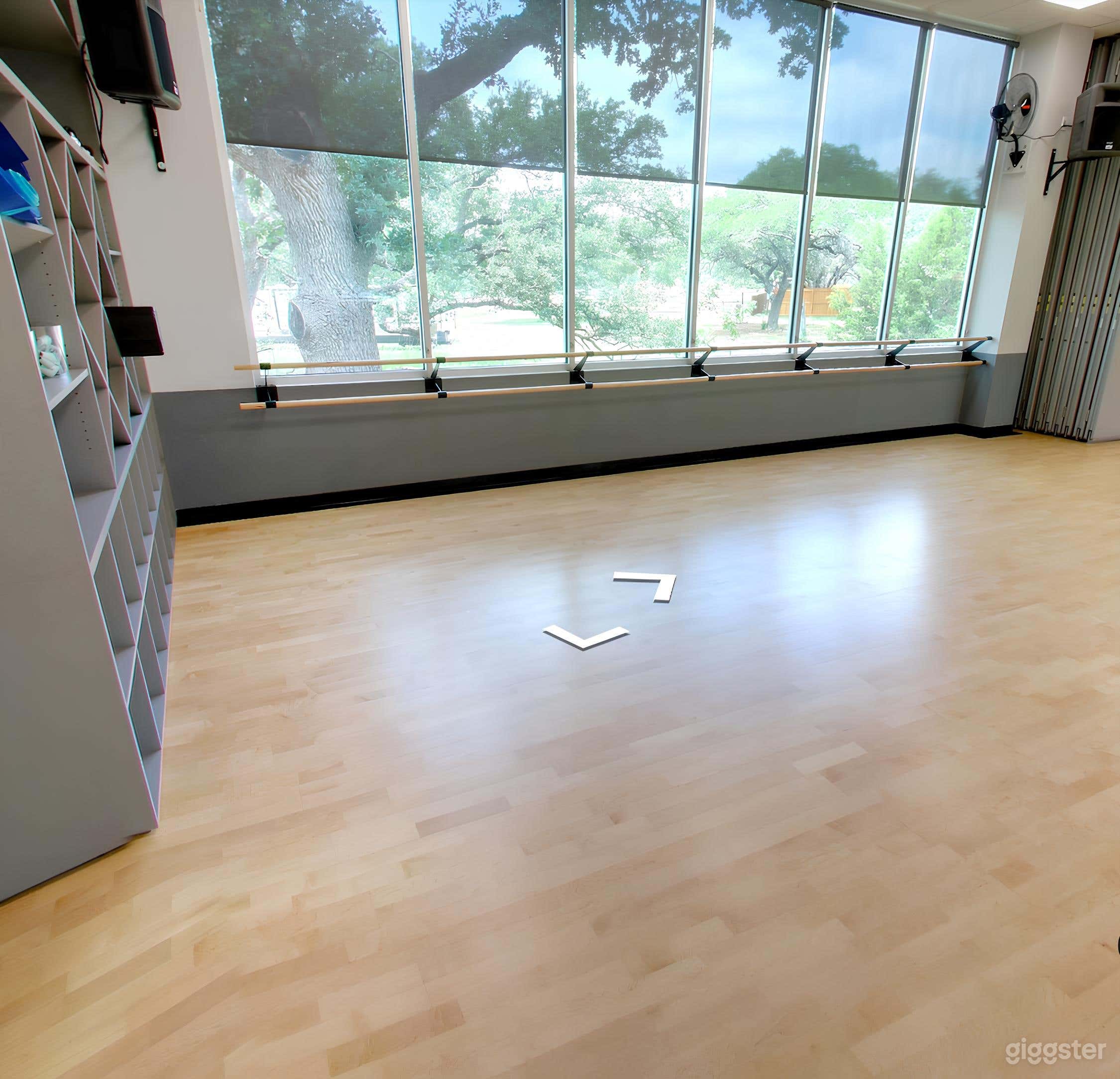 Dance Studio 4 Photo 2