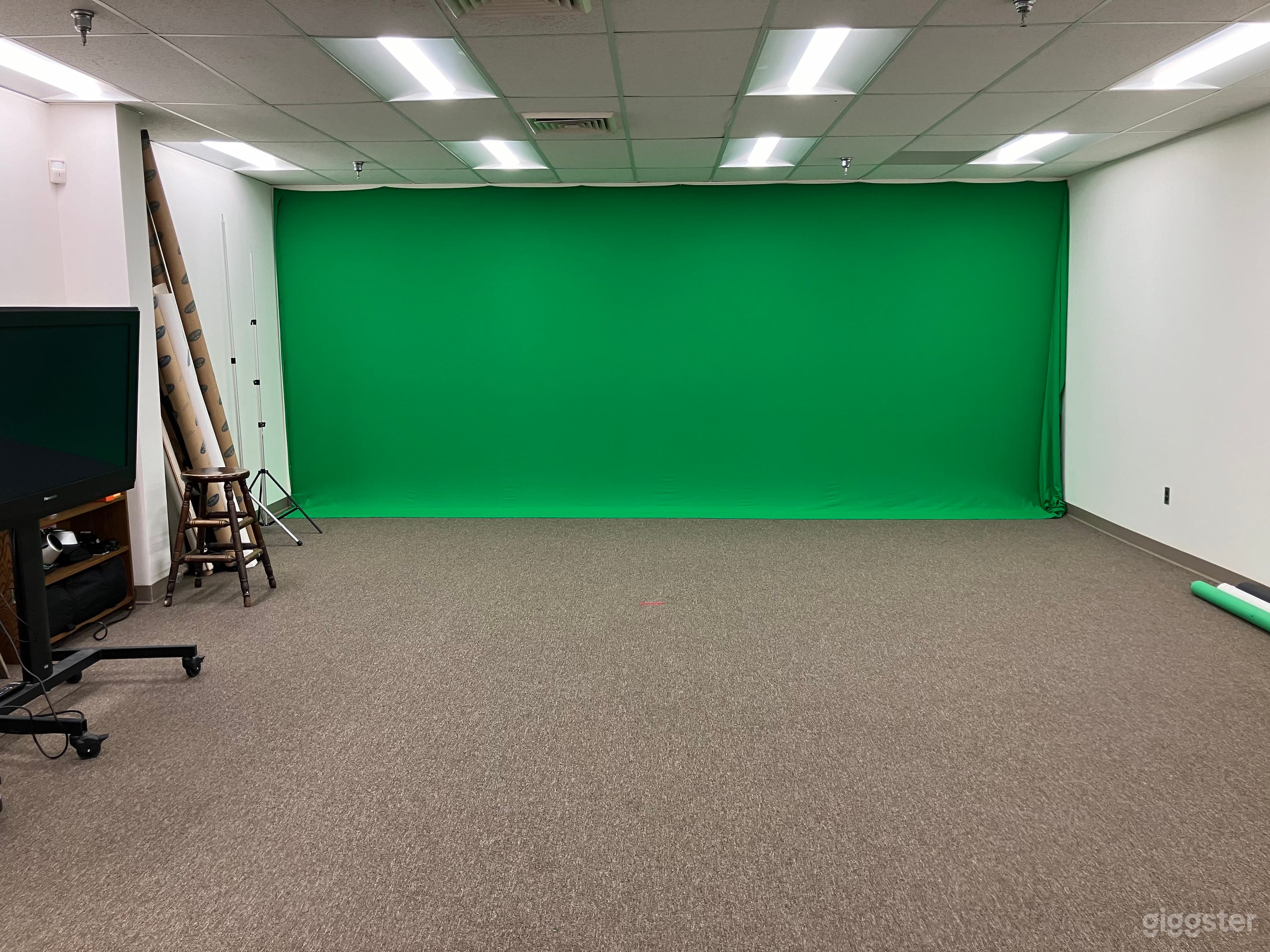 Towson/Baltimore Studio Photo 1