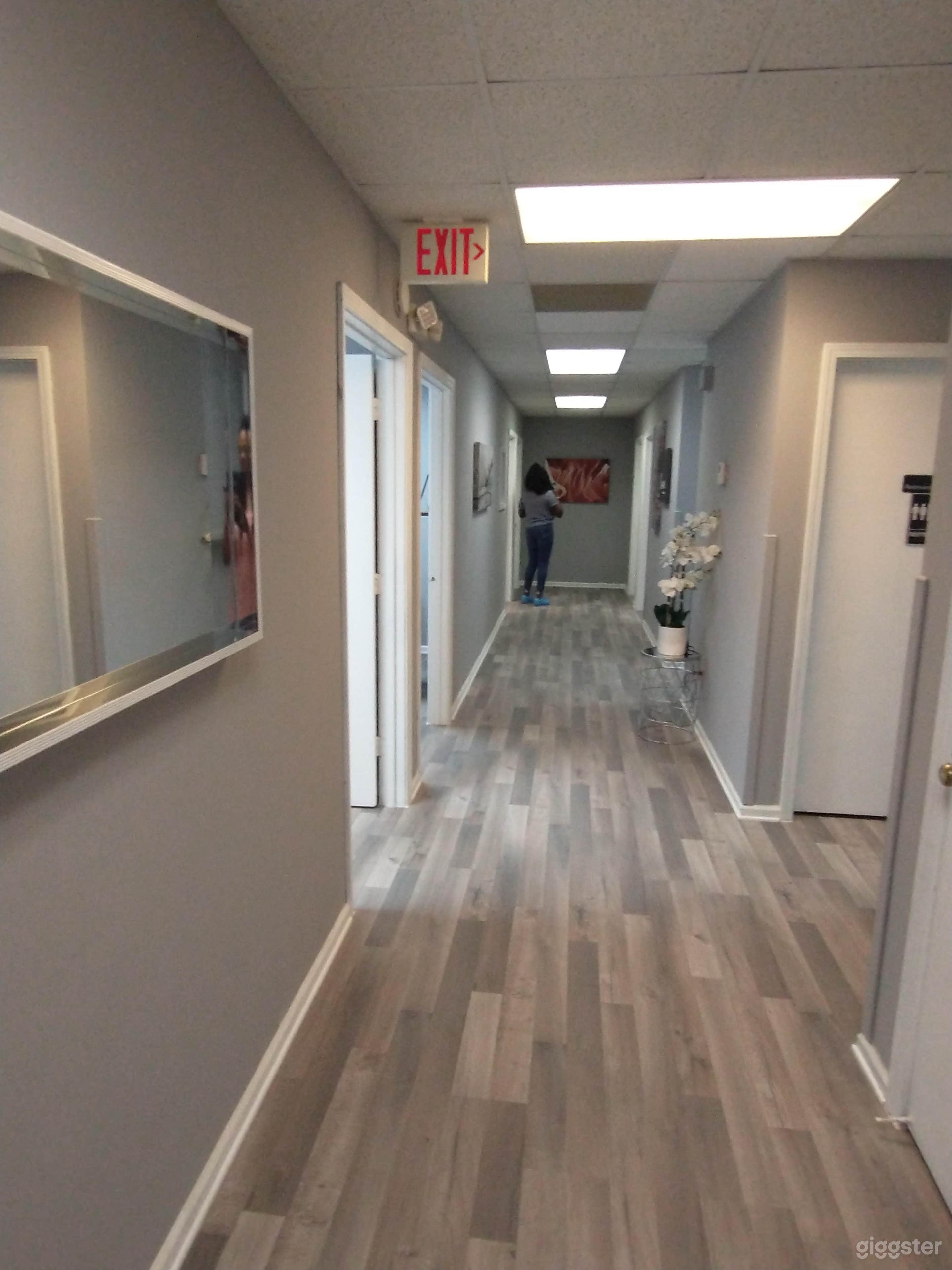 3 Person Office Space C Photo 2