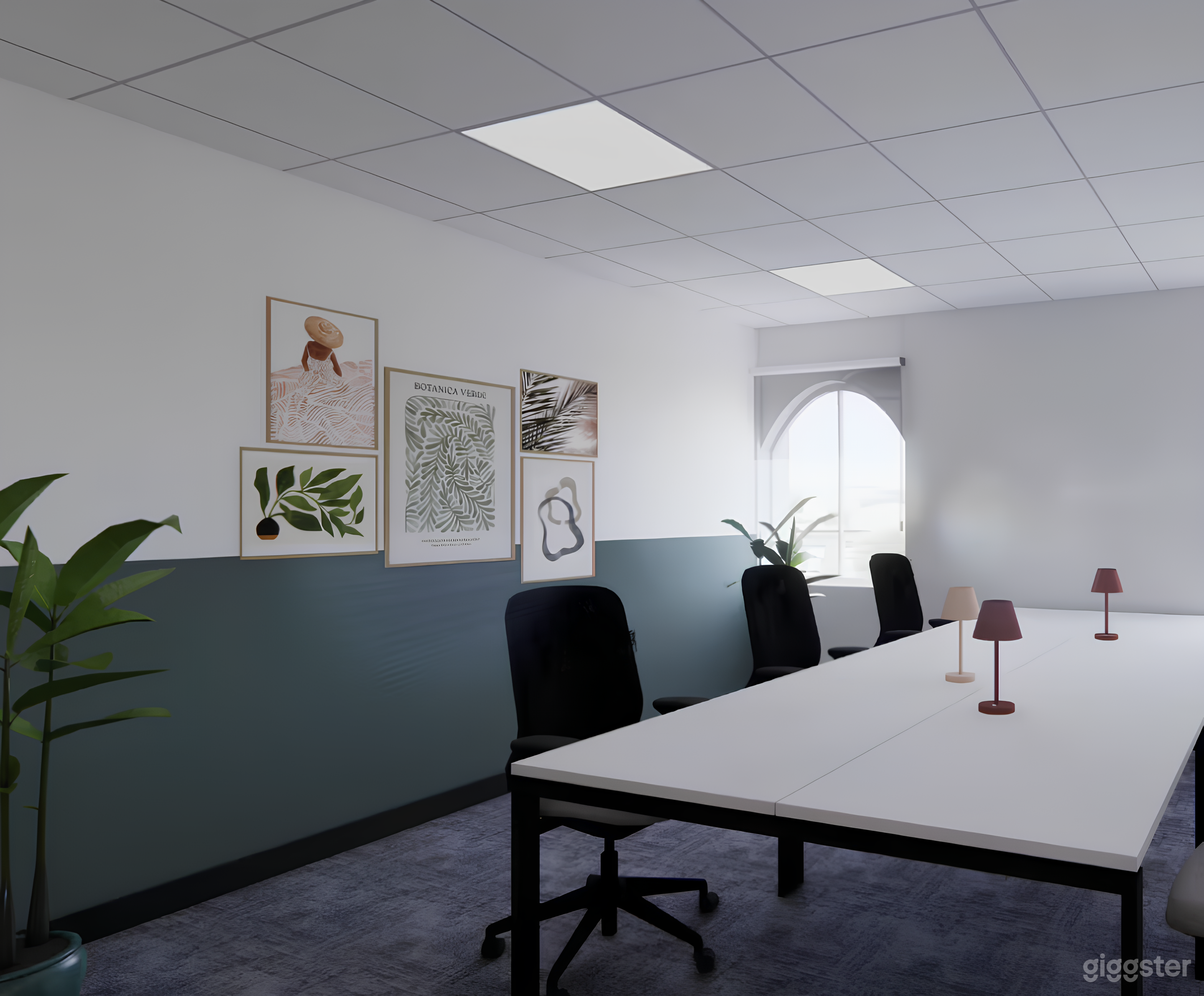 Service Desk for Private Usage Photo 1