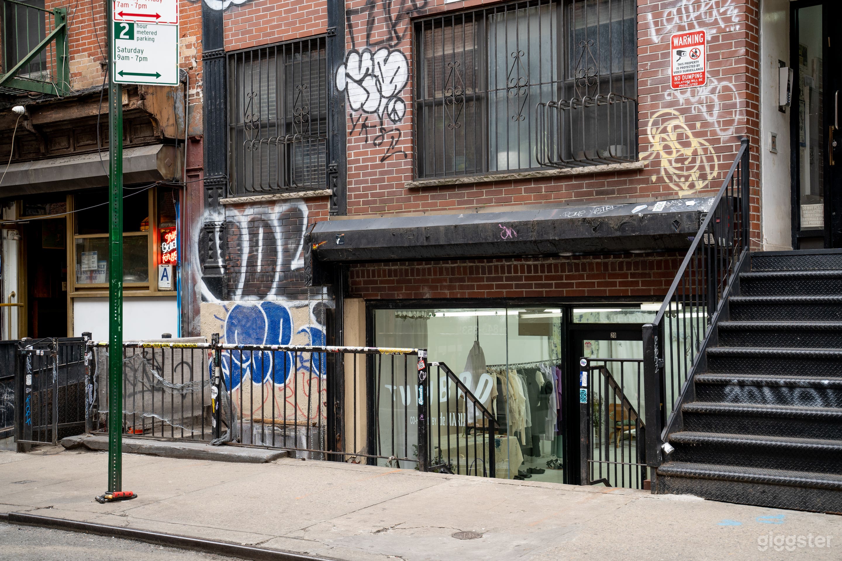 SPACIOUS STOREFRONT FOR POP UPS AND EXHIBITIONS  Photo 2