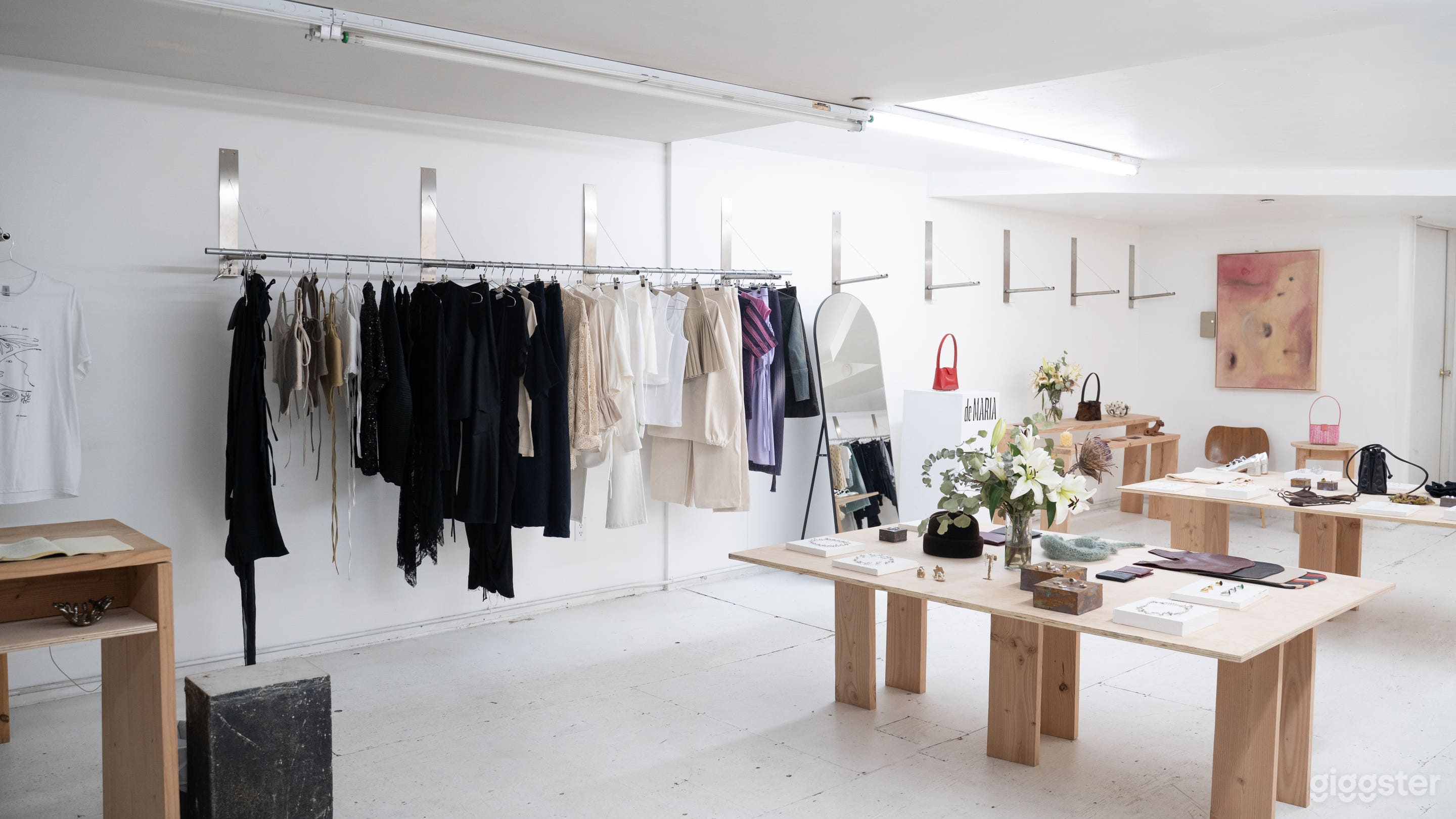 SPACIOUS STOREFRONT FOR POP UPS AND EXHIBITIONS  Photo 3