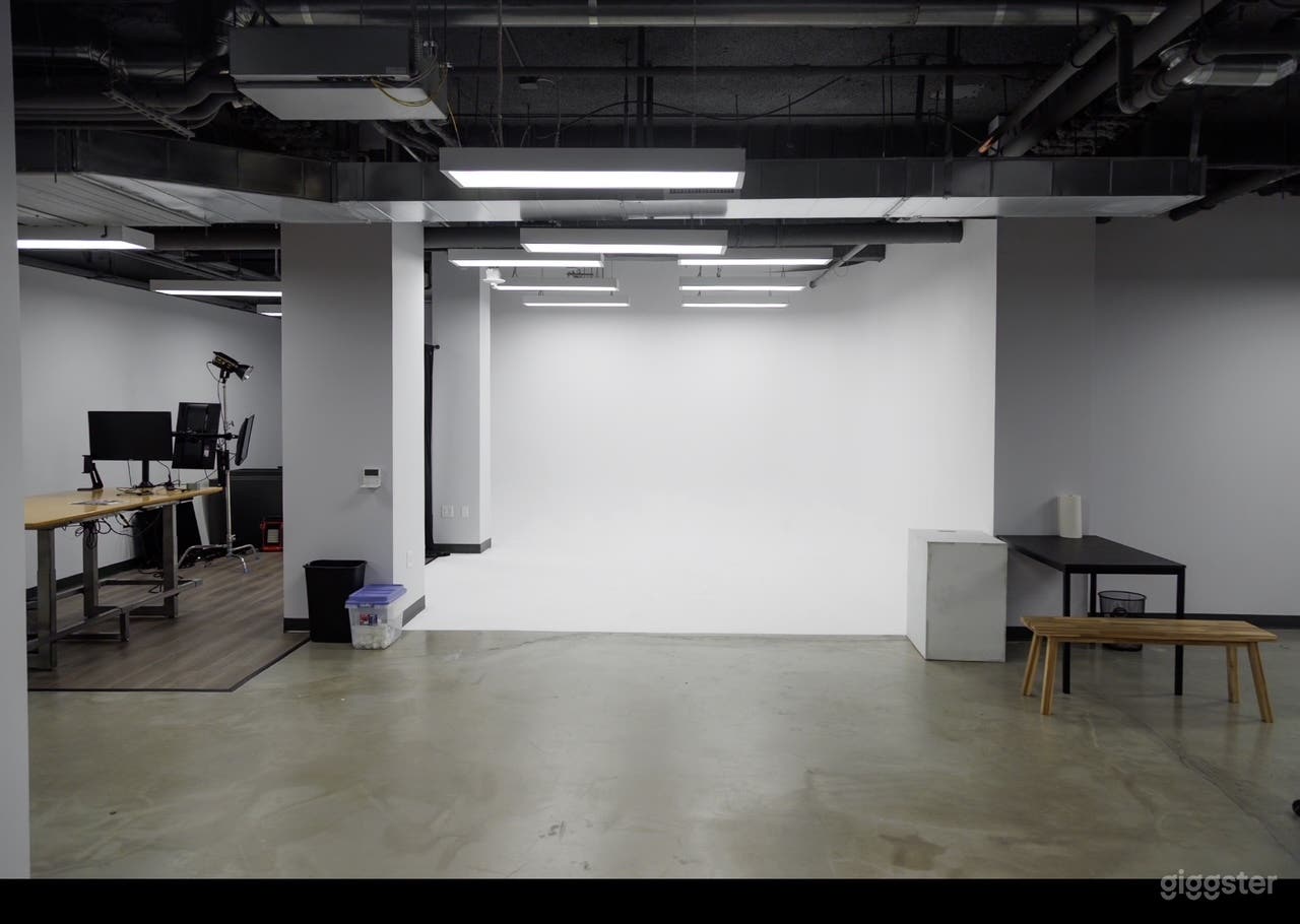 Spacious Downtown Creative Studio w/ Fitness Area Photo 2