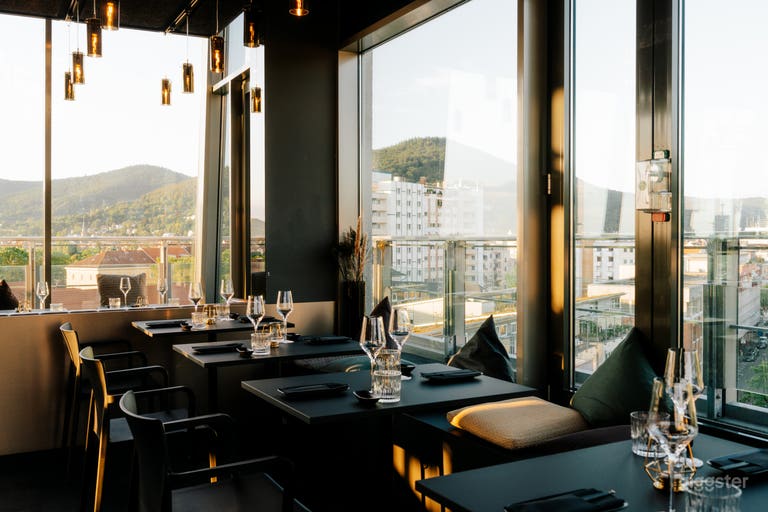  Bar über den Dächern von Heidelberg 