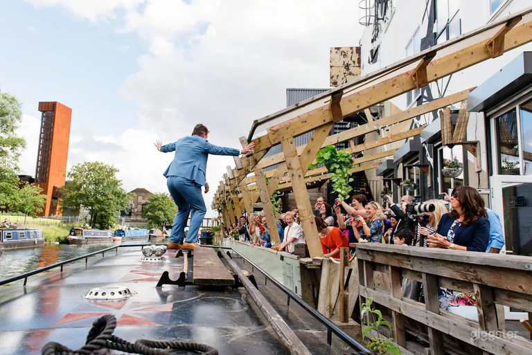  THE CANAL BOAT 