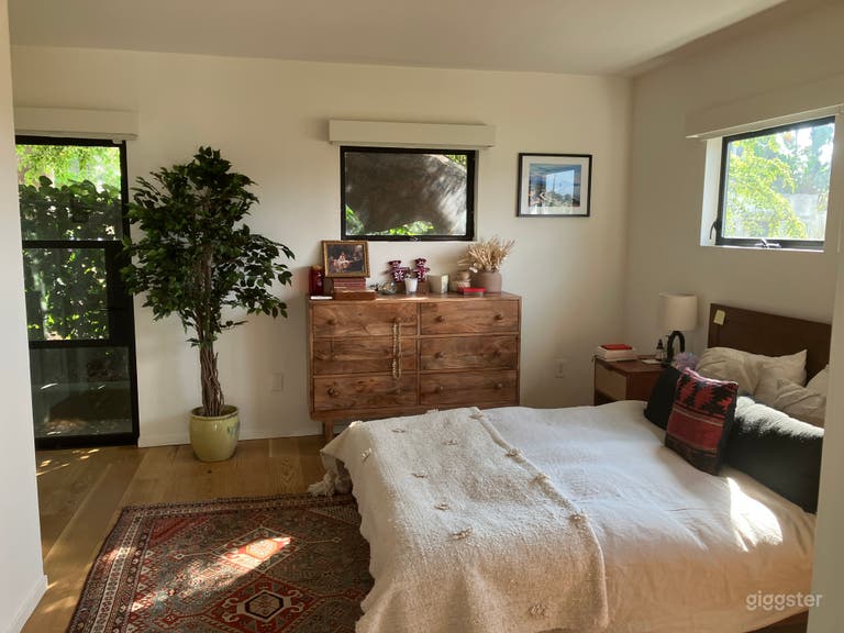  Modern Oasis in Silver Lake with Tree house 