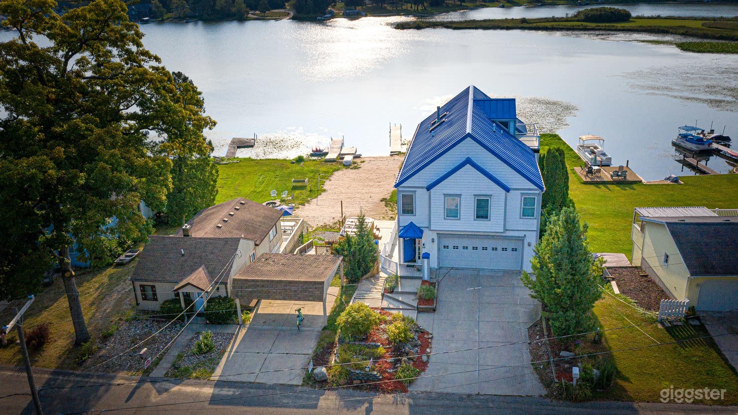 Lakefront House in Grand Rapids Photo 1
