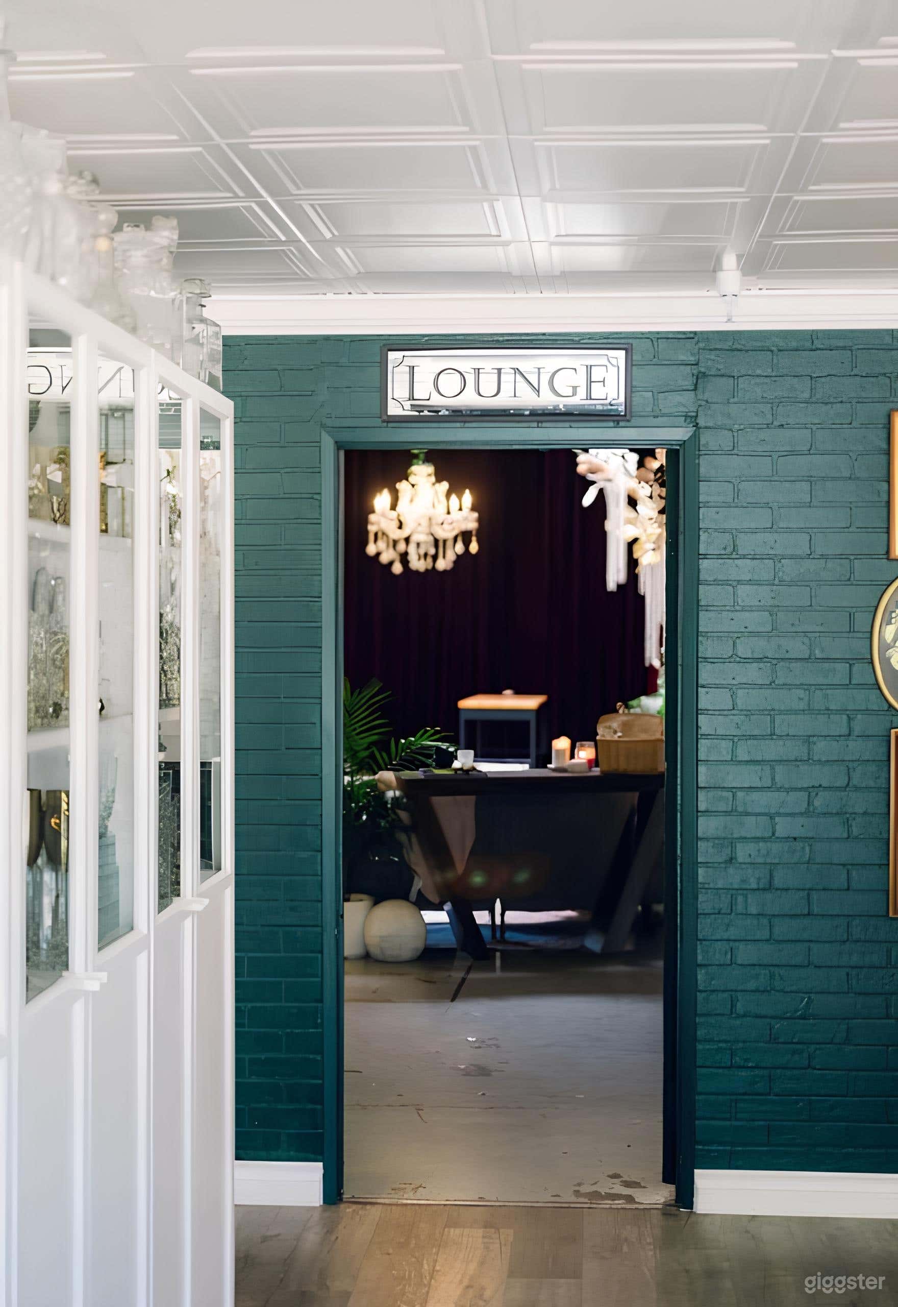 Charming Vintage-Inspired Lounge Photo 4