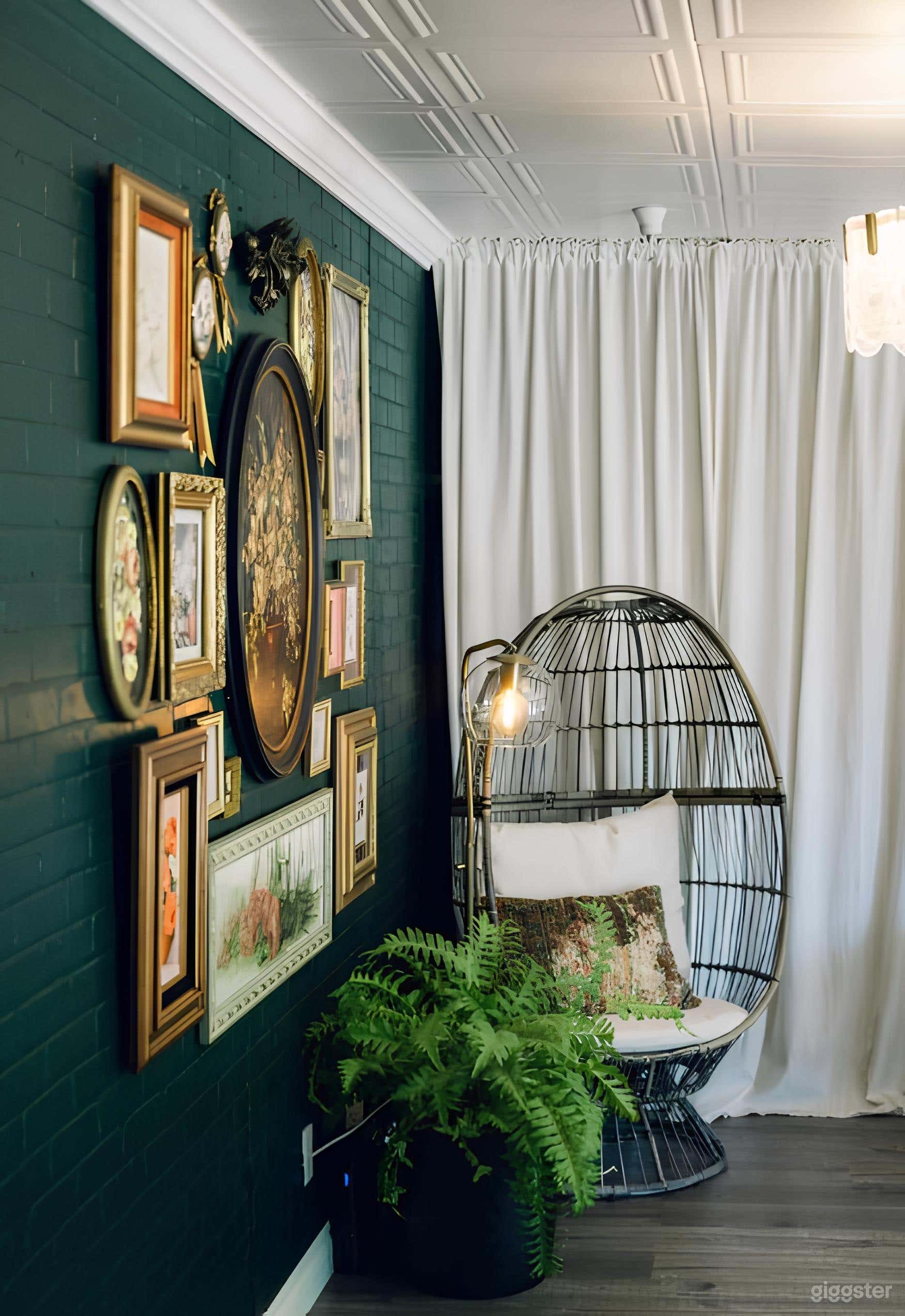 Charming Vintage-Inspired Lounge Photo 3