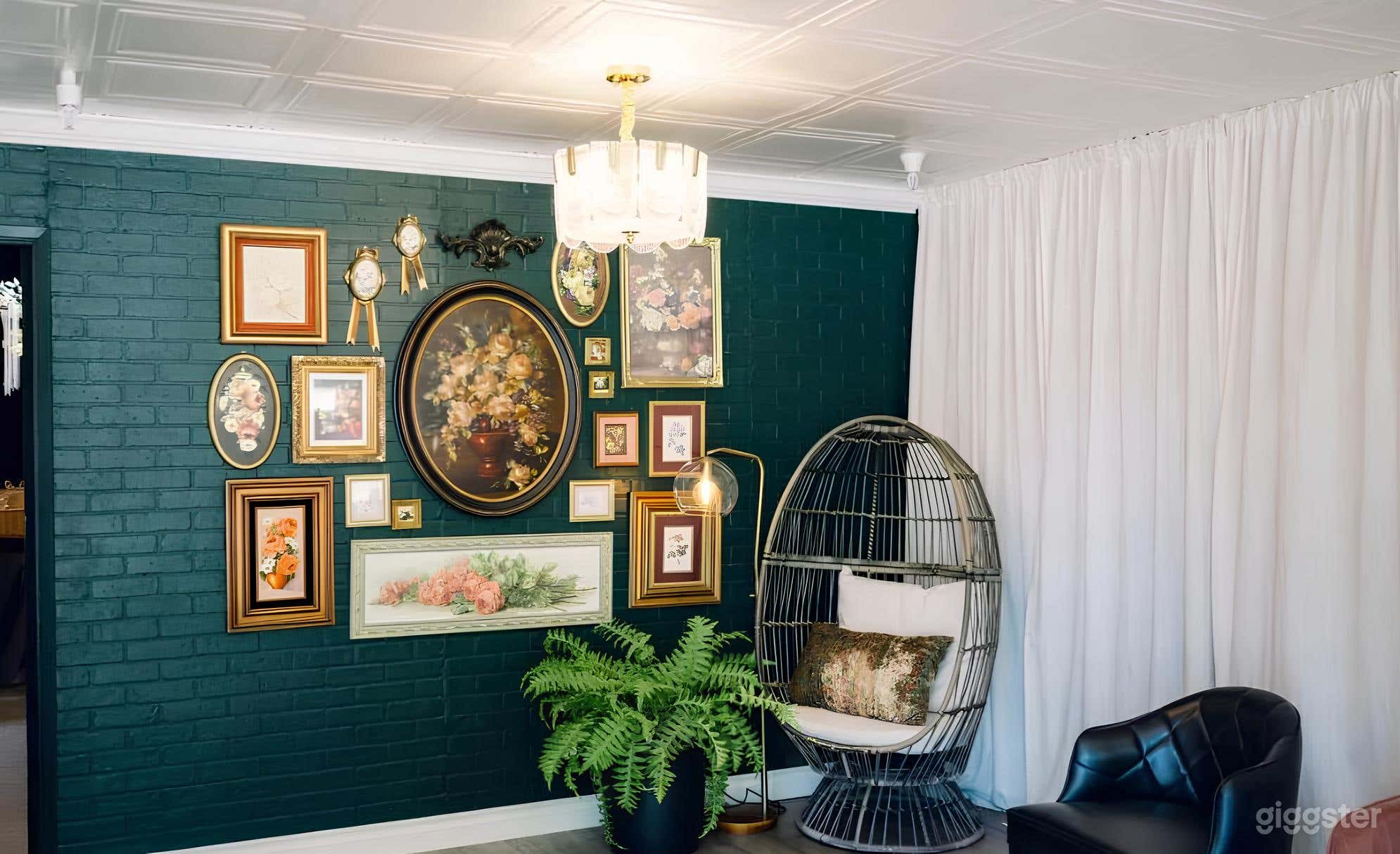 Charming Vintage-Inspired Lounge Photo 1