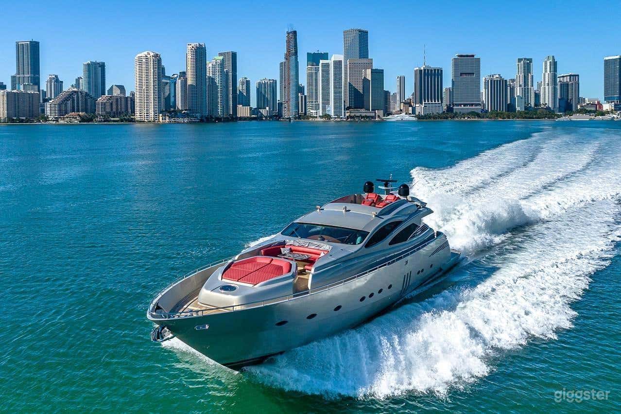 90' PERSHING YACHT Photo 1