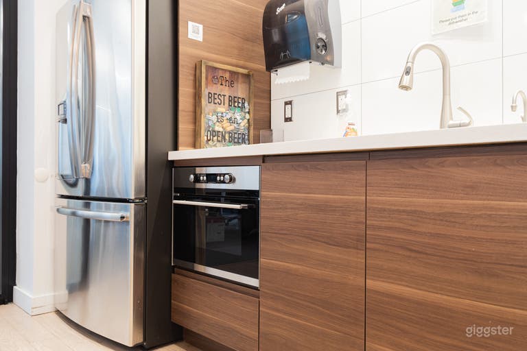  Versatile event space & lounge l Downtown Toronto 