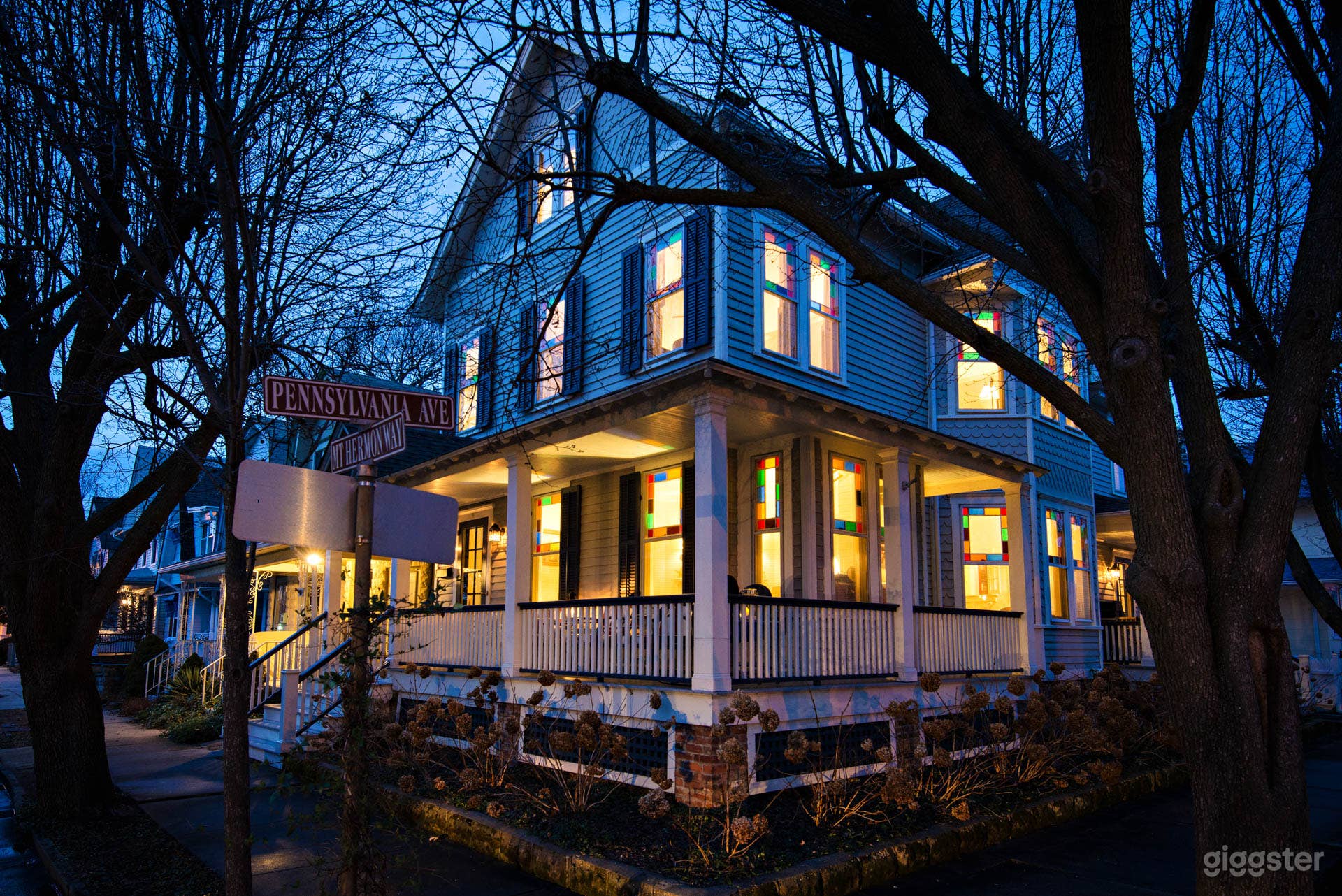 1882 Historic Beach House - Queen Anne Style Photo 3