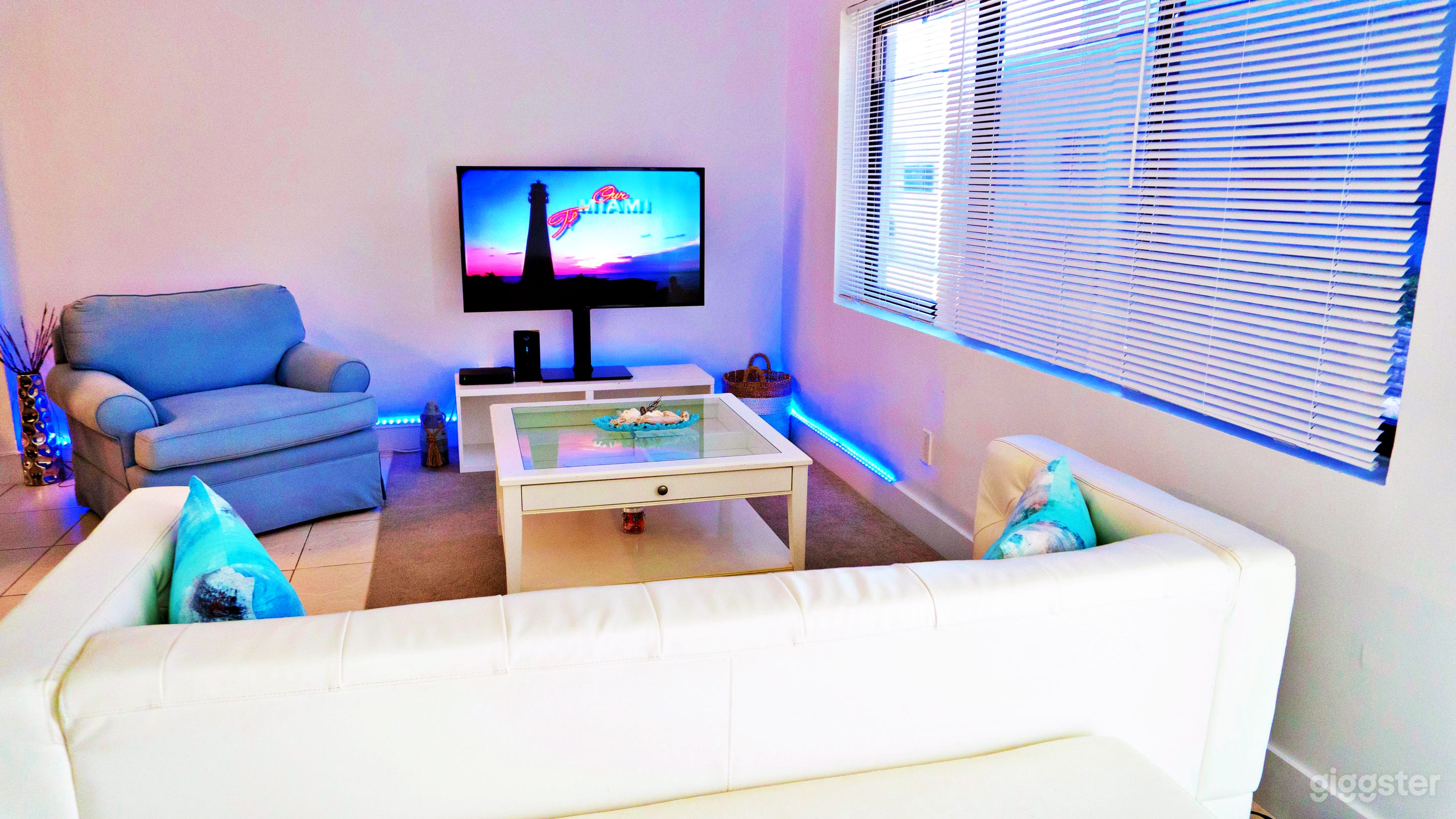 Comfy 2-Bedroom Beach Home w/ Private Backyard Photo 3