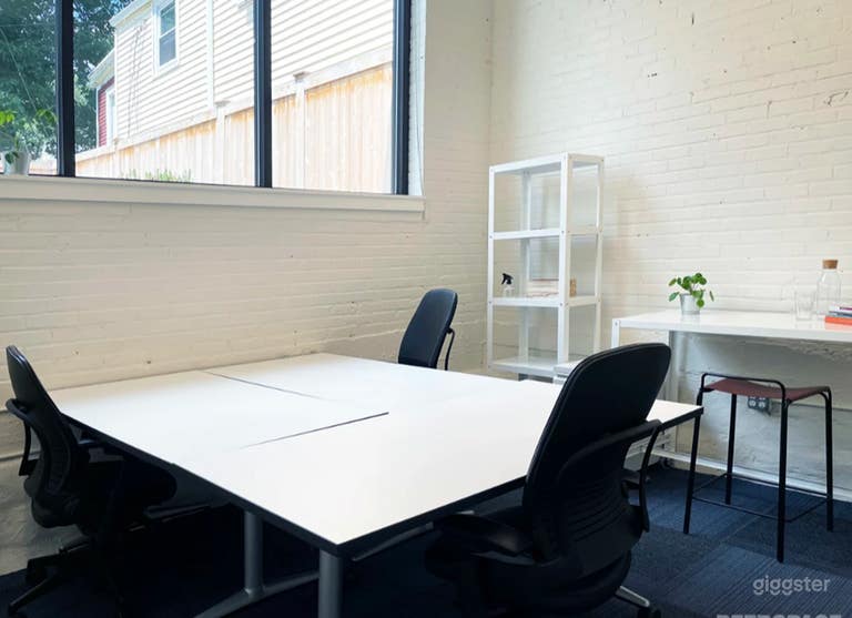  Dramatic Sun-Drenched Coworking Space 