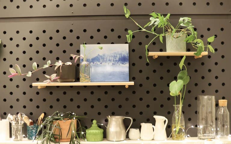  Dramatic Sun-Drenched Coworking Space 