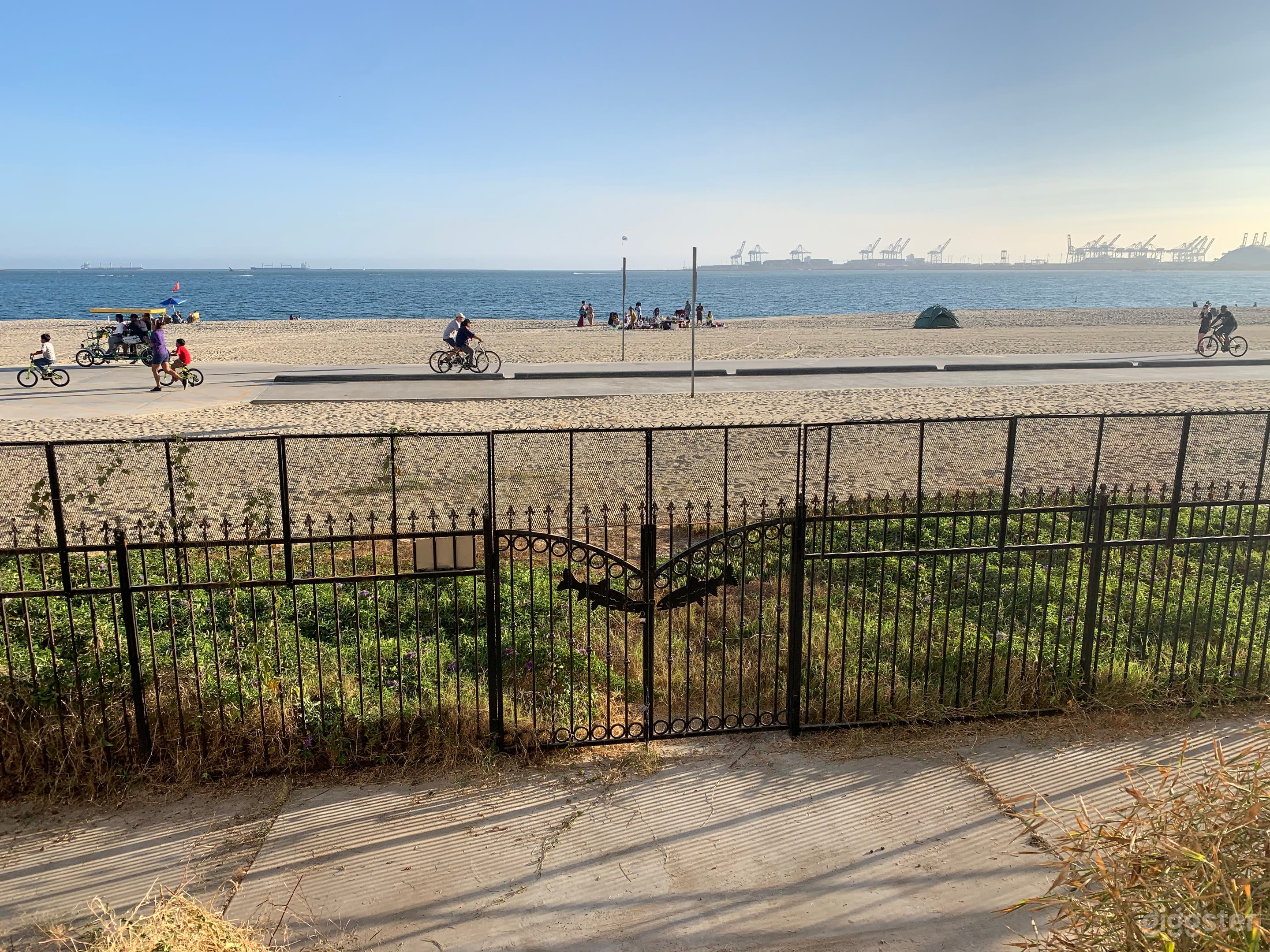 Historic place with a Gorgeous front beach view Photo 2