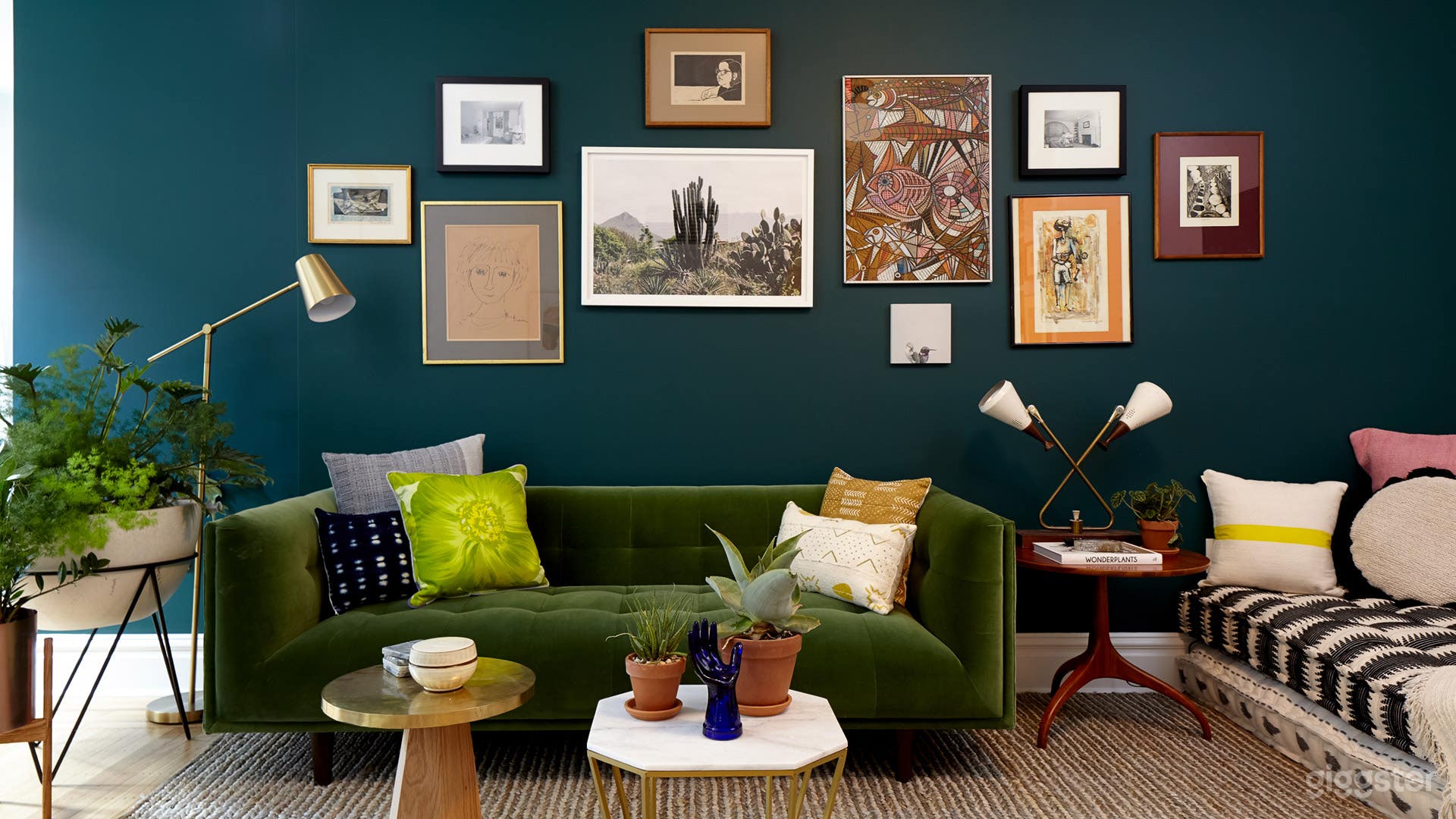  Bohemian One Bedroom in Center City Philadelphia Photo 3