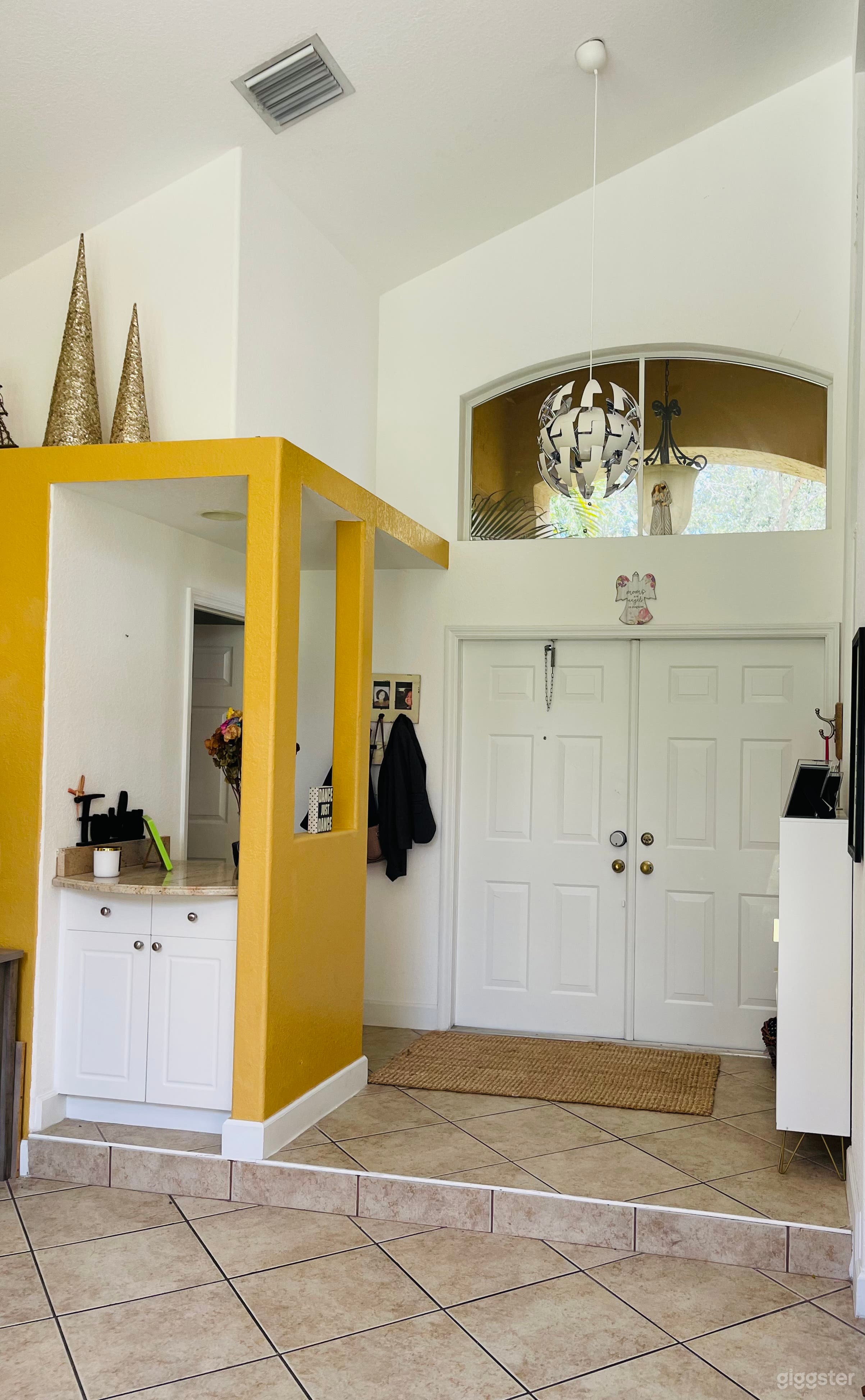 Elegant home perfect for celebrating any occasion Photo 4