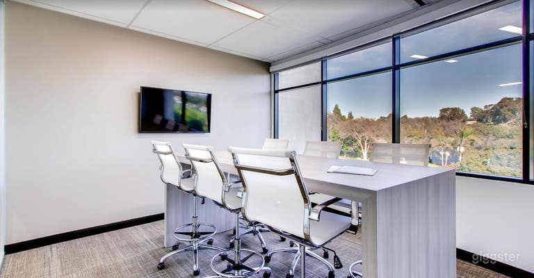  Intimate Cozy Meeting Rooms in Carlsbad 