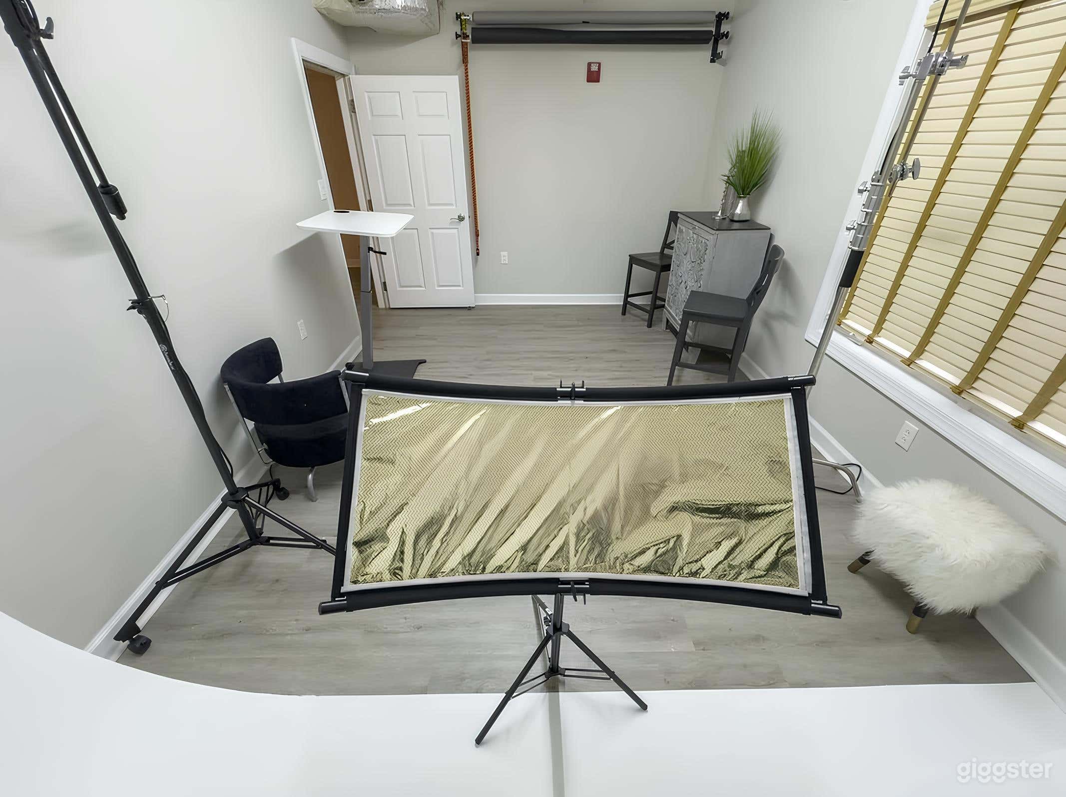 VERSATILE PHOTOGRAPHY STUDIO Photo 3