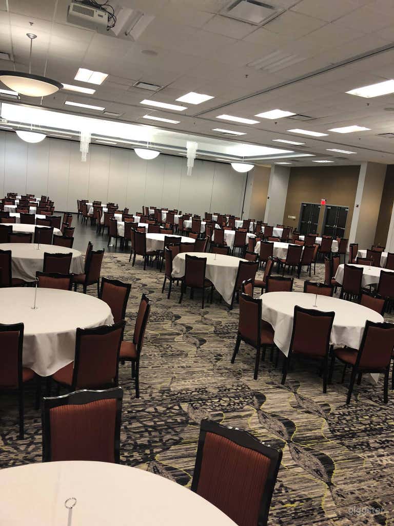  Elegant Banquet Ballroom in Bloomington 
