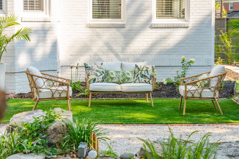  Zen outdoor lounge area 