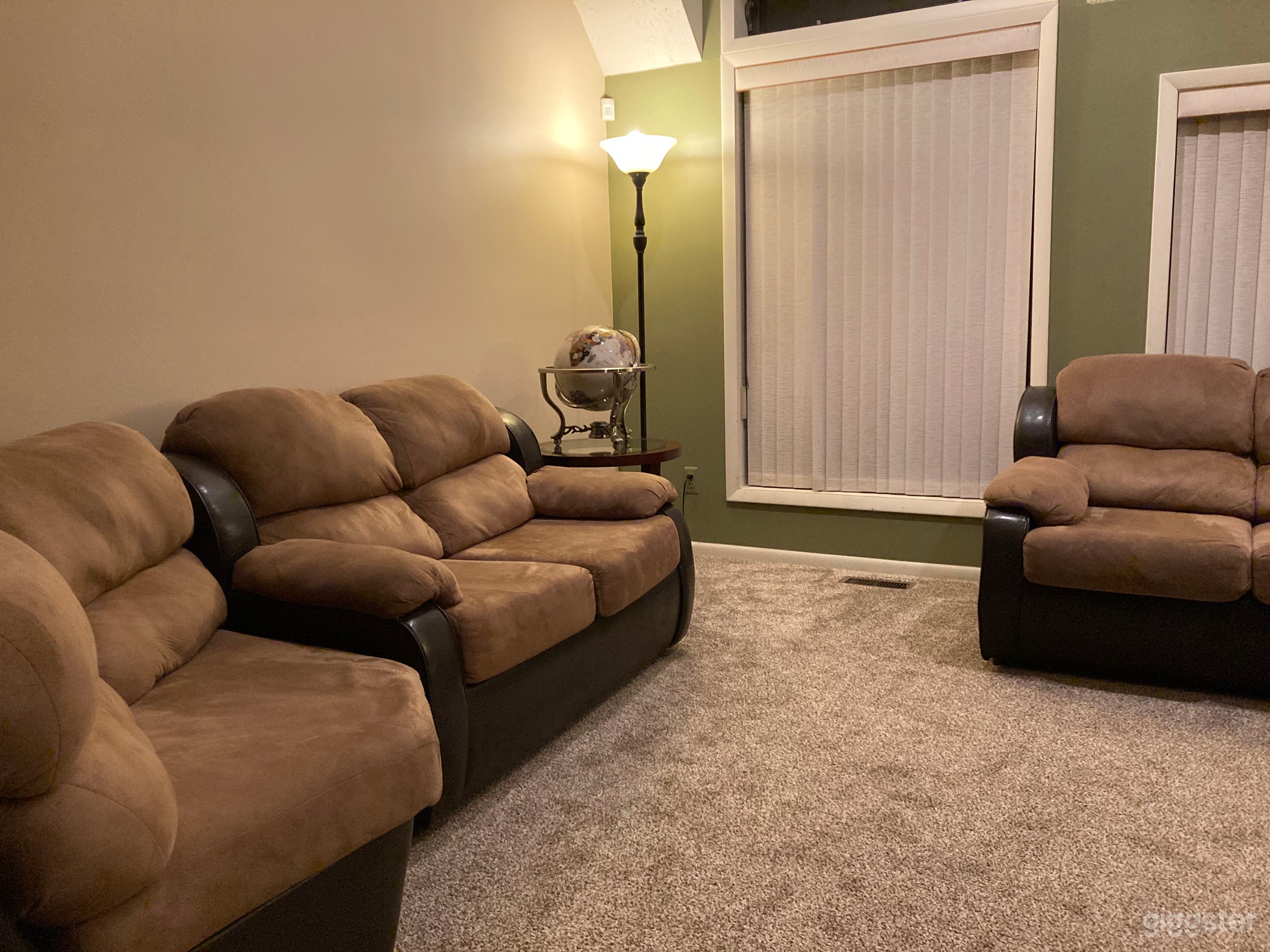 Creekside Retreat and Cinematic Haven Photo 2