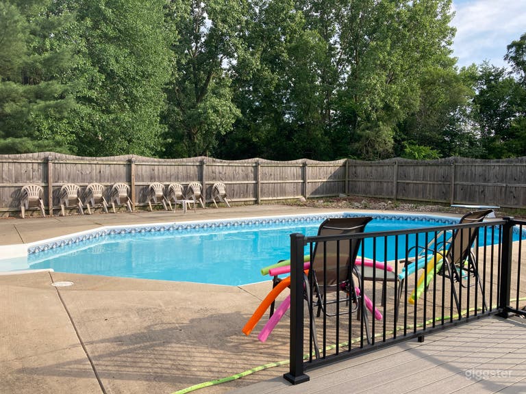  Creekside Retreat and Cinematic Haven 