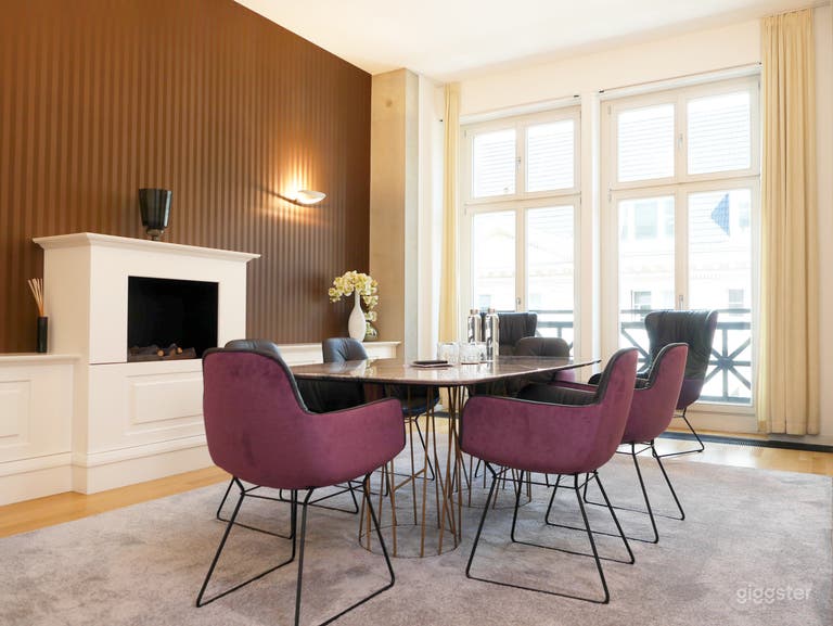  Römischer Hof || Kaminlounge 