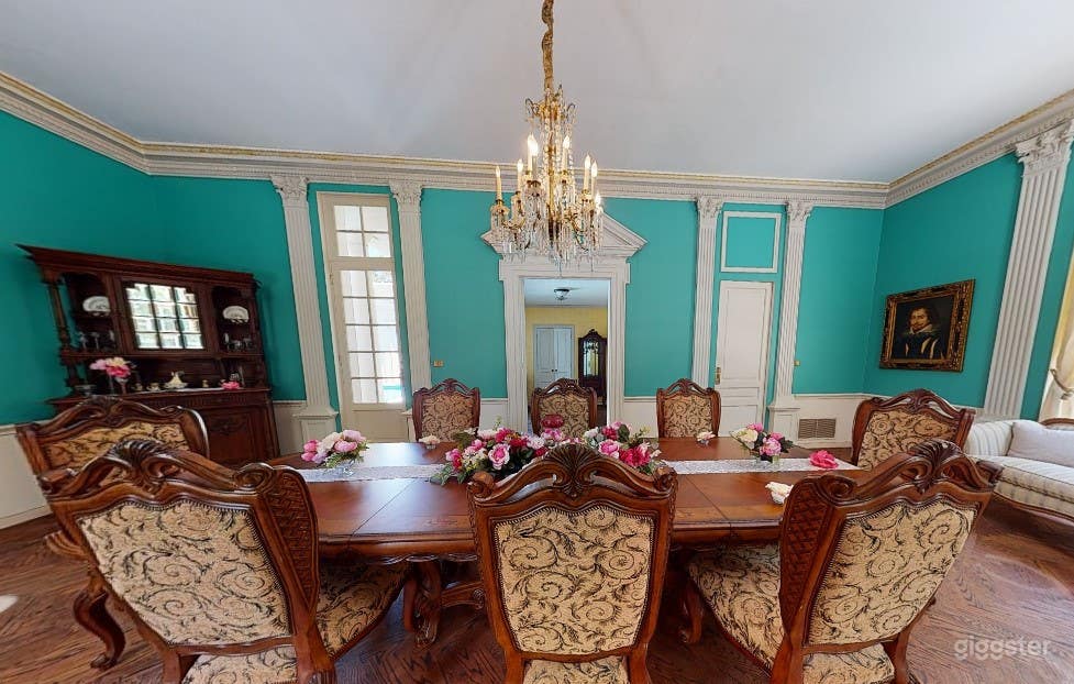 Bright and Elegant Conference Room in Atlanta Photo 4