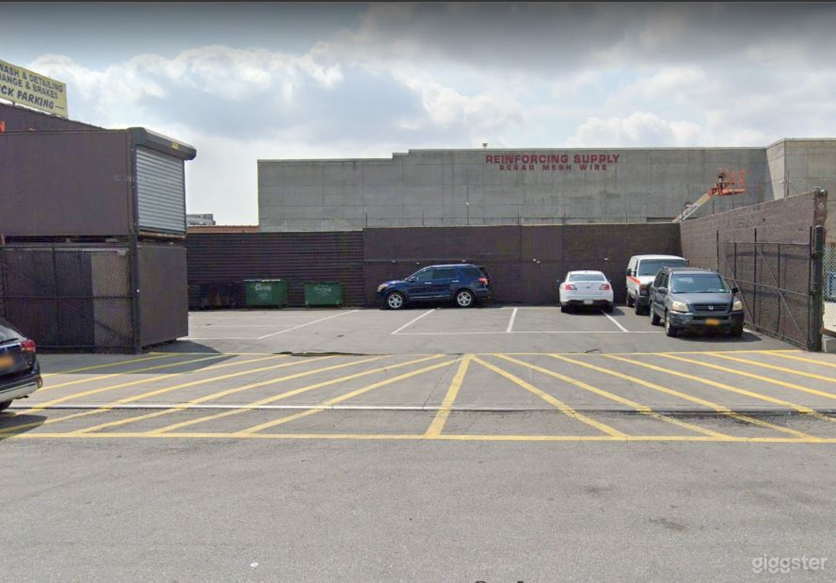 Spacious and bright parking space in Brooklyn Photo 3