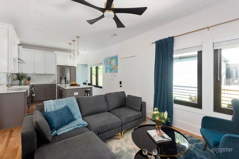  Blue Burrow - NEW! Artsy Designer Carriage House 