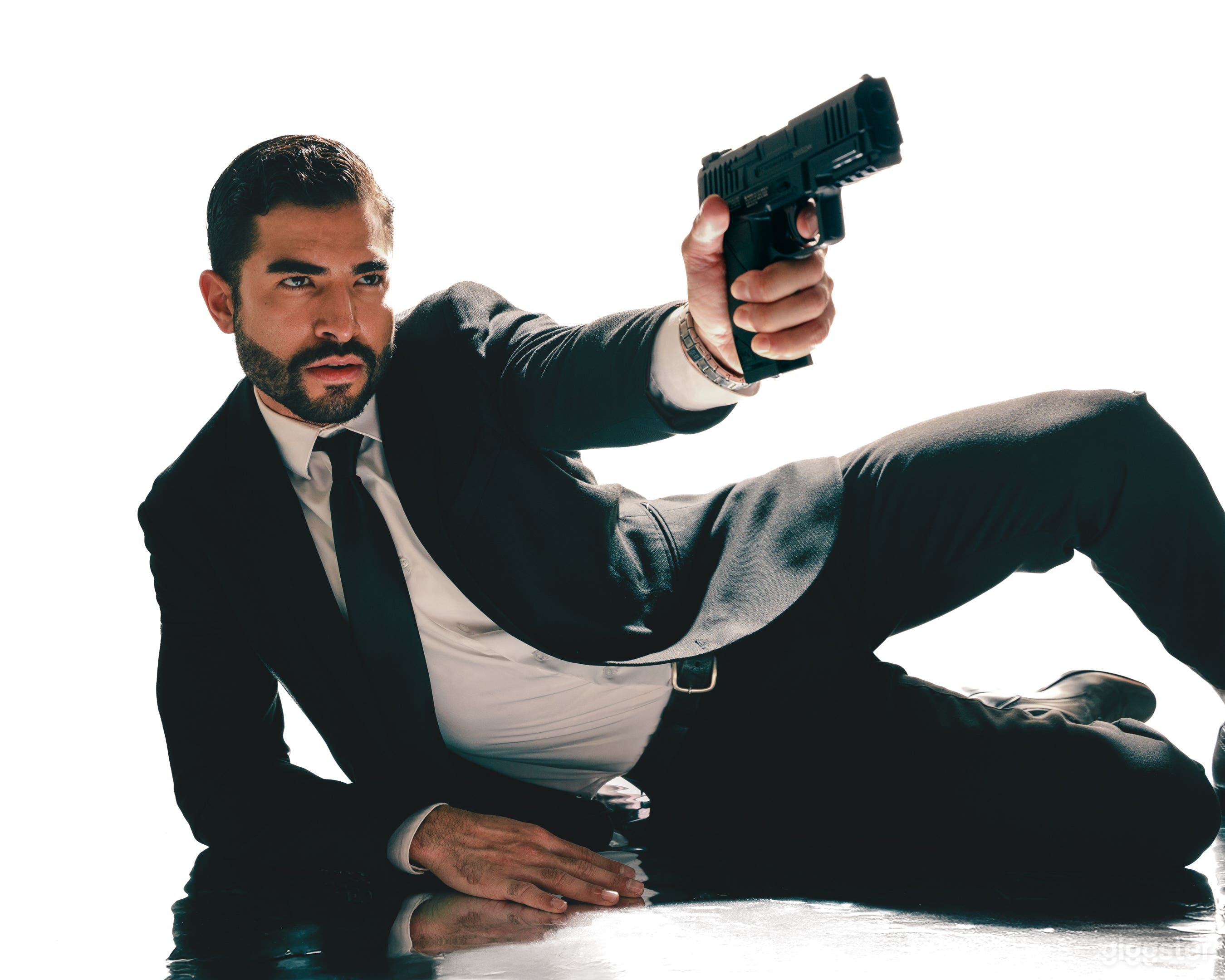 DTLA Production Studio | 13x20ft Cyclorama + Pre-Lit Sets | Photo 4