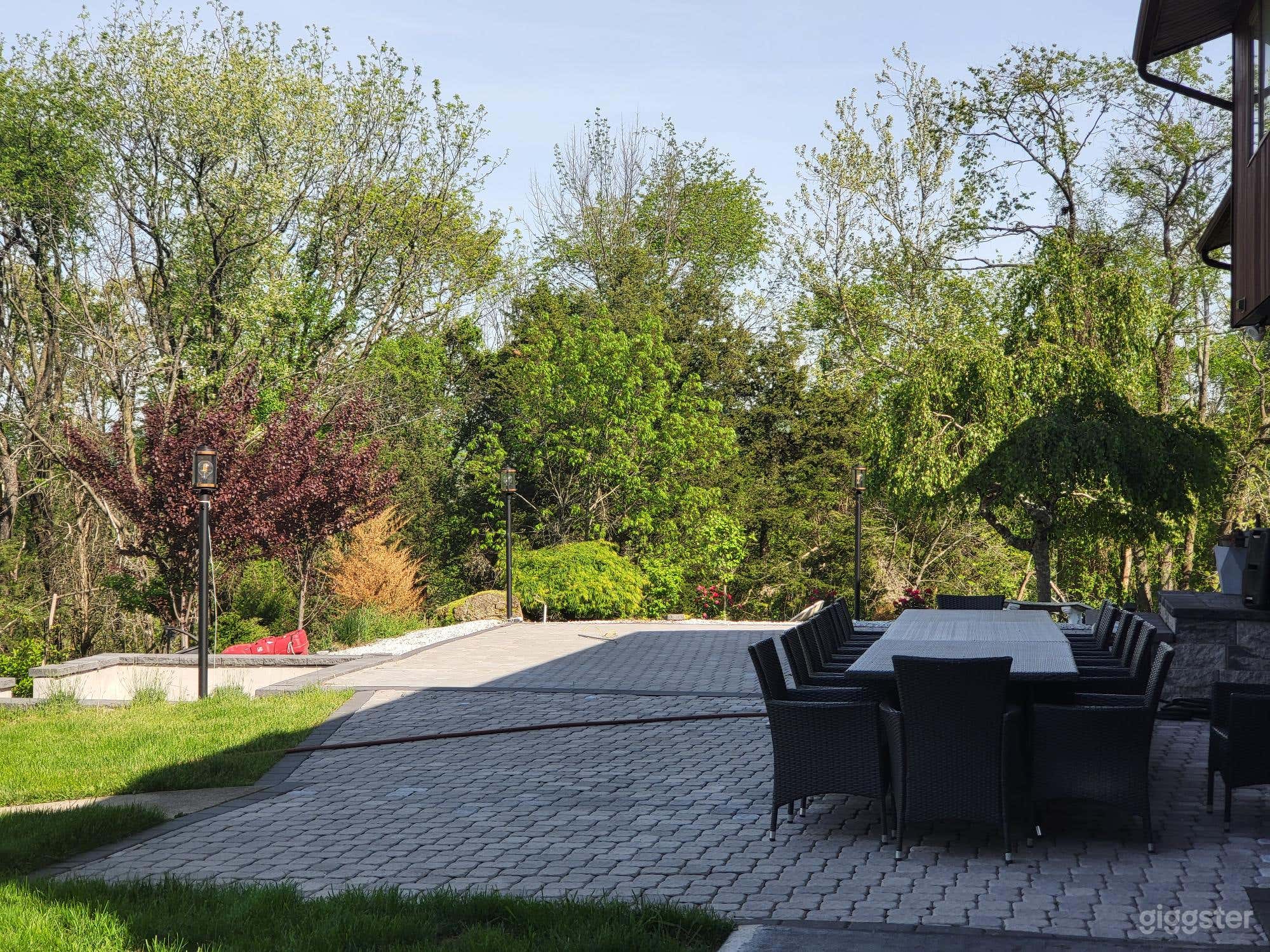 Mountainview Estate with firepit pool garden Photo 3