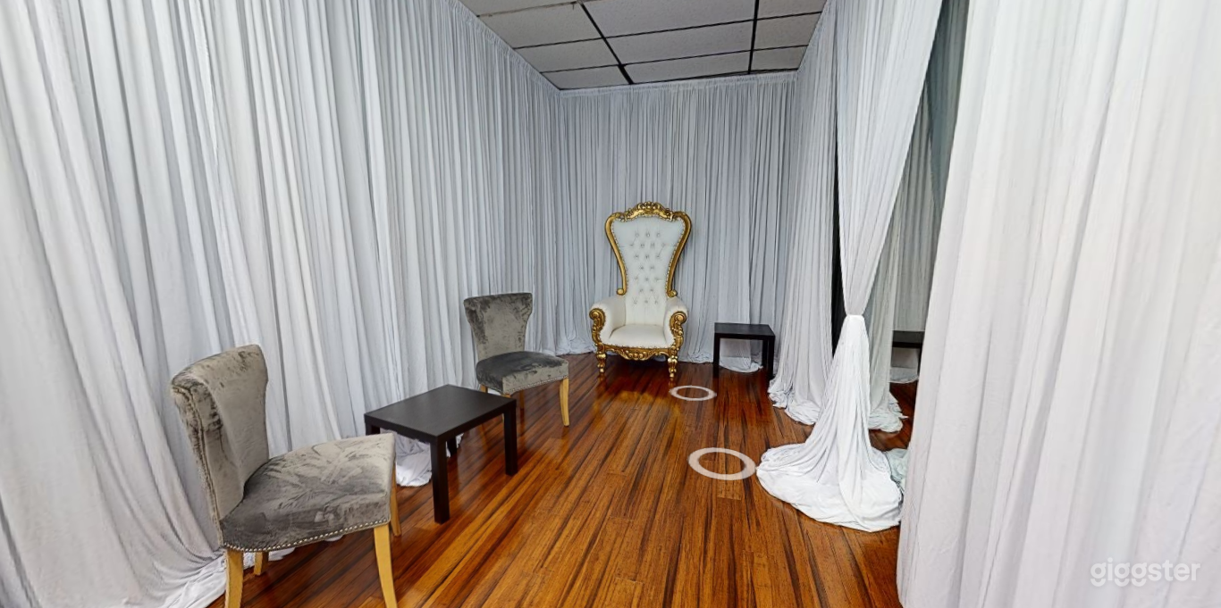 Sophisticated Groom Room in Clearwater  Photo 1