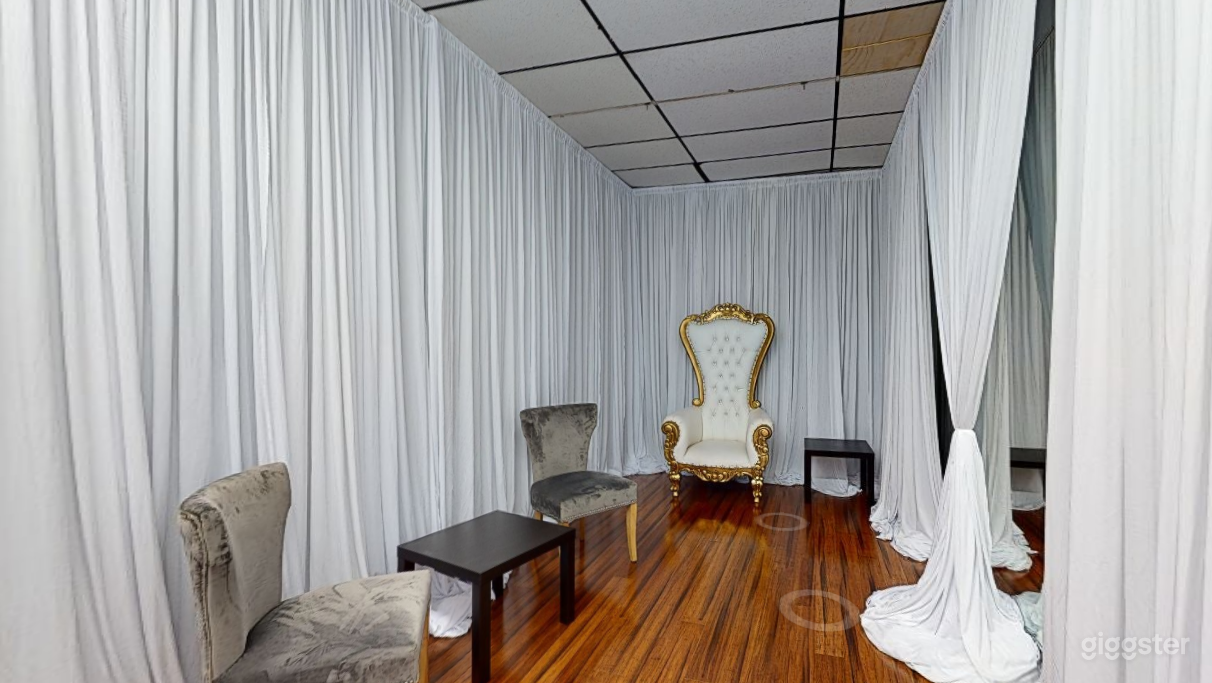 Sophisticated Groom Room in Clearwater  Photo 4
