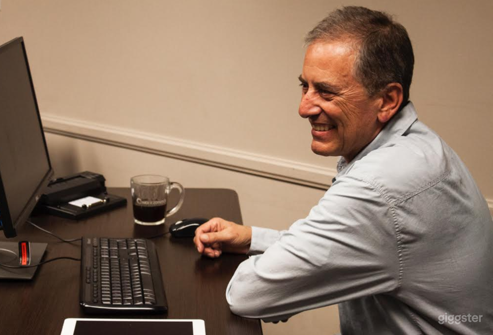 Professional Office Space Photo 3