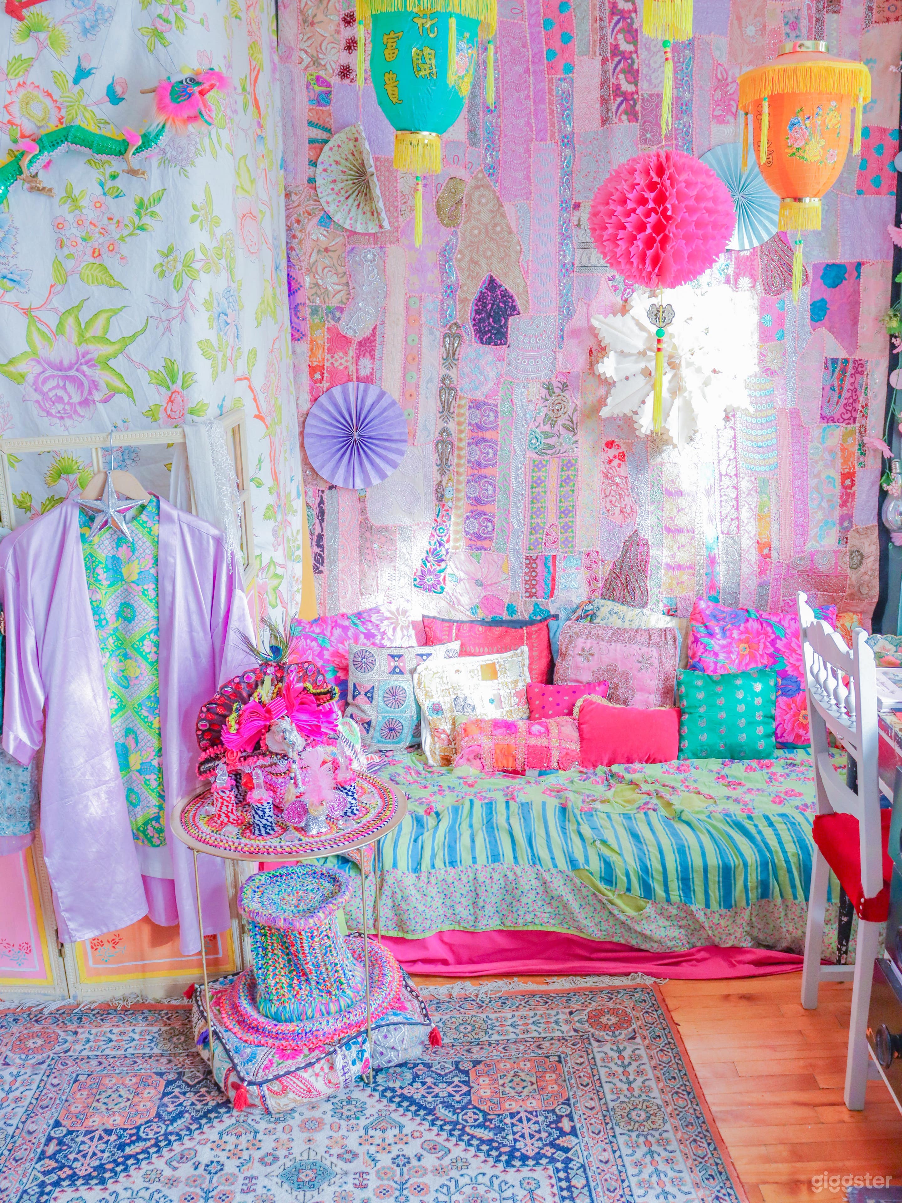 Whimsical and colorful apartment Photo 2