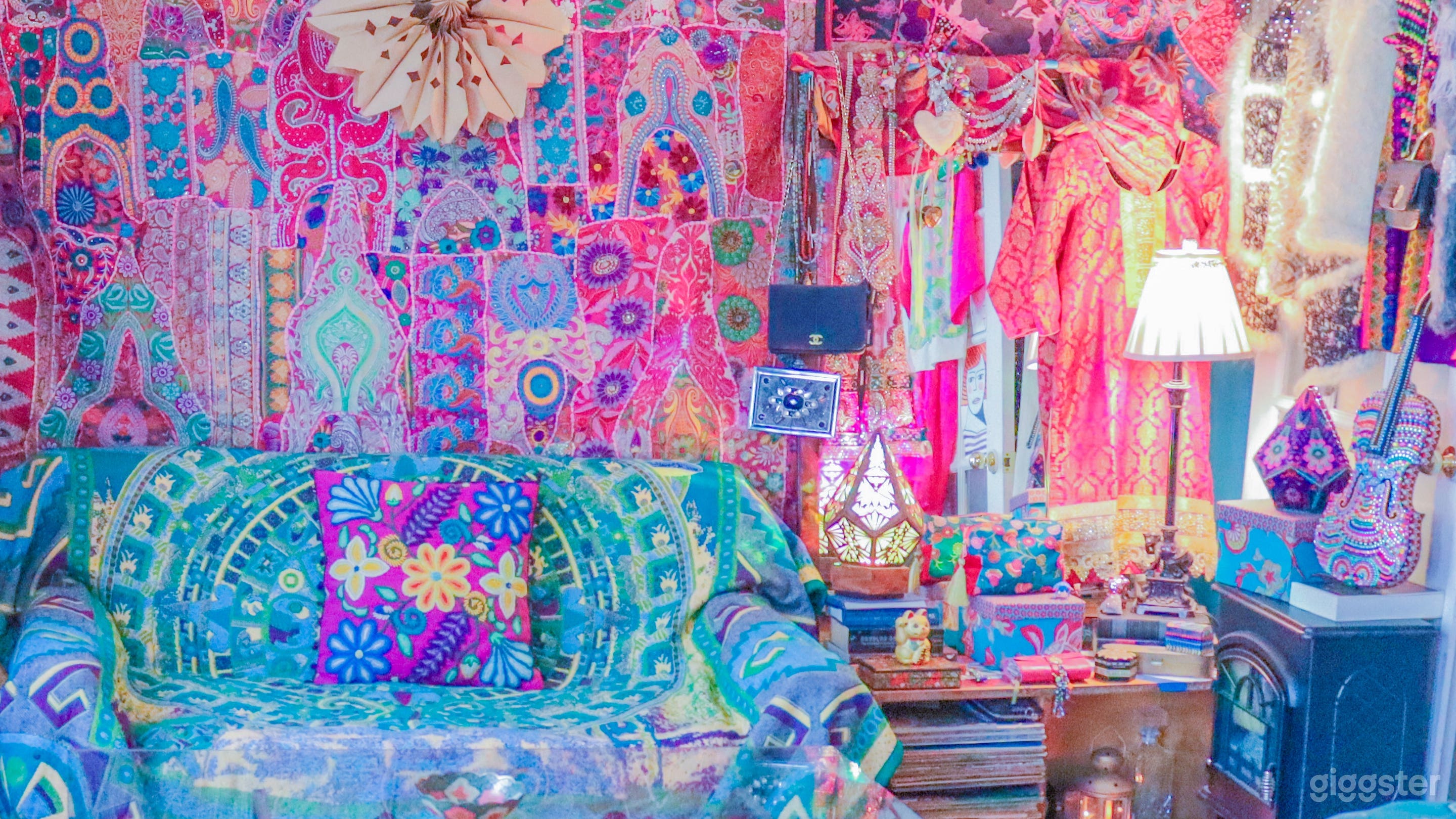 Whimsical and colorful apartment Photo 1