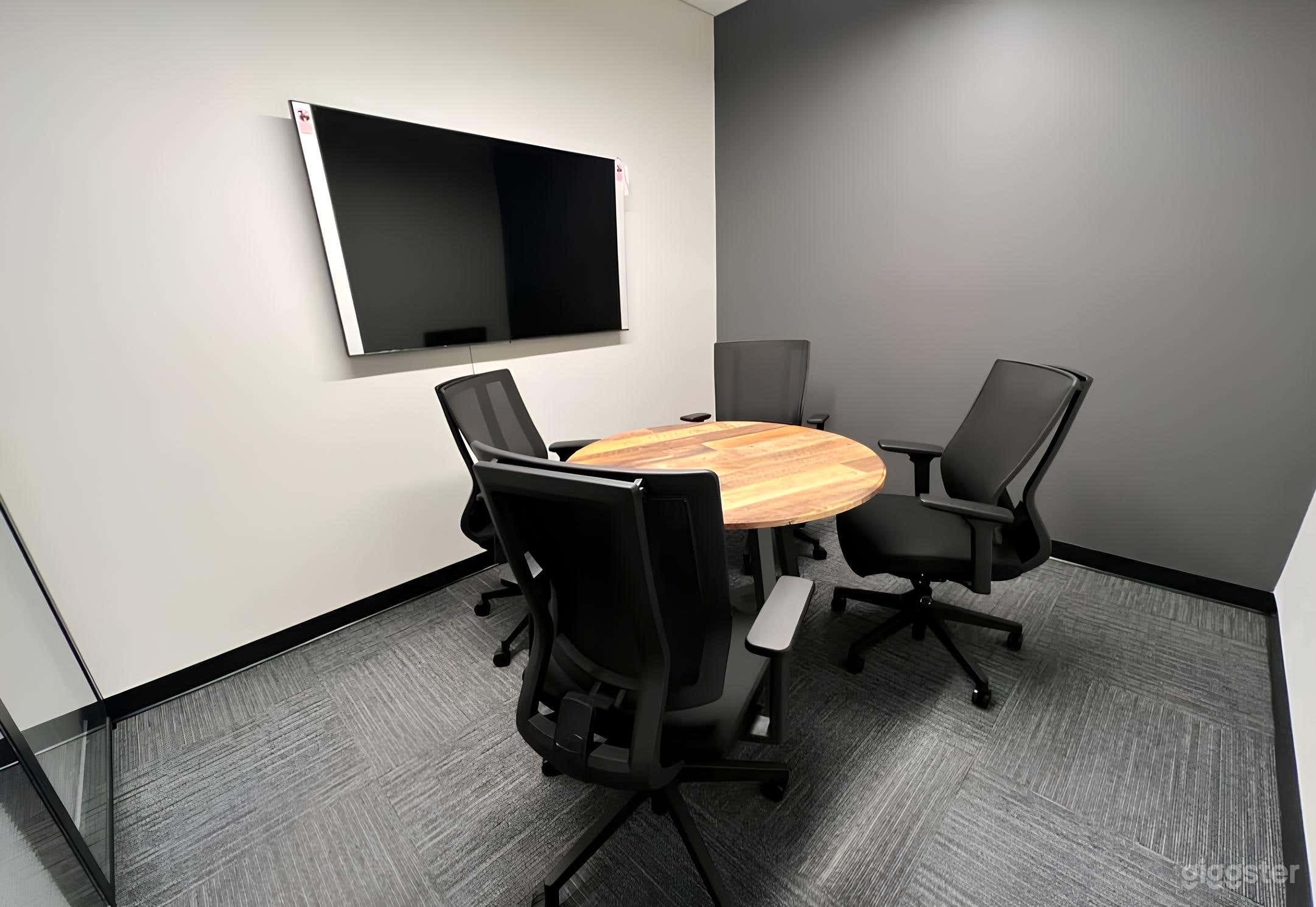 Private Professional Meeting Space for 5 people Photo 2