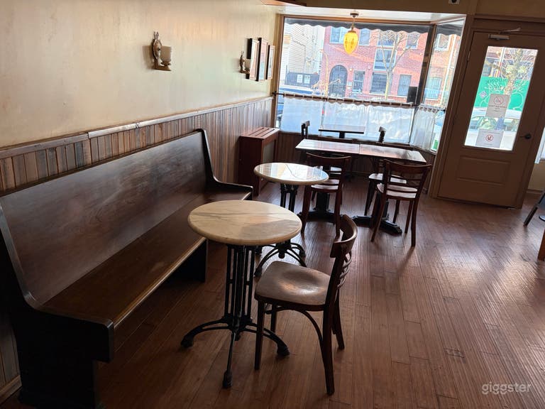  Ridgewood/Bushwick cozy retro cafe 