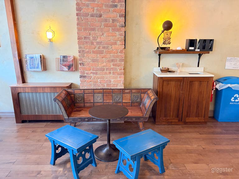  Ridgewood/Bushwick cozy retro cafe 