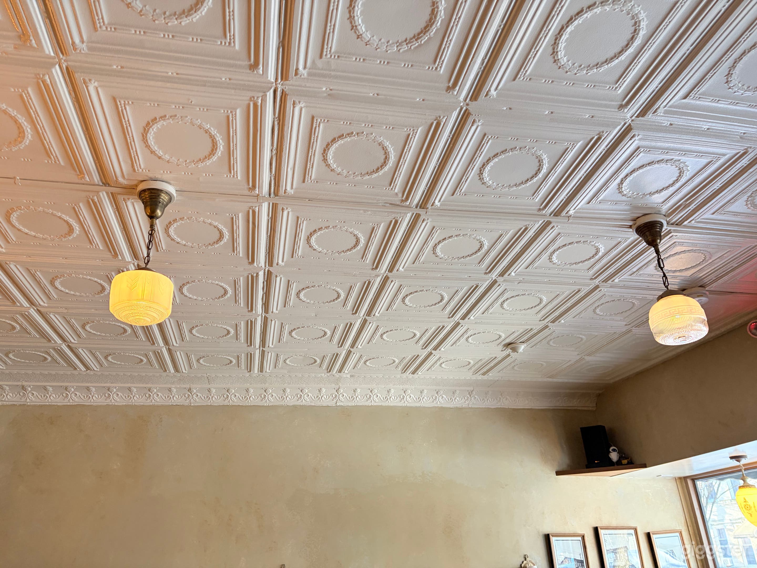 Ridgewood/Bushwick cozy retro cafe Photo 4