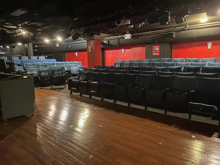 Spacious Bright Times Square Theaters 