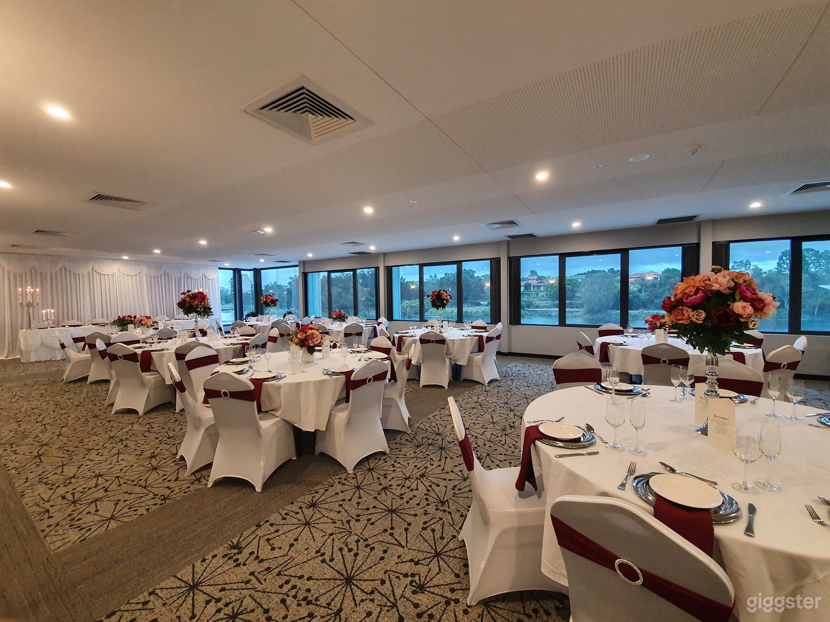 Magnificent Moreton Bay Room with Lake View Photo 4